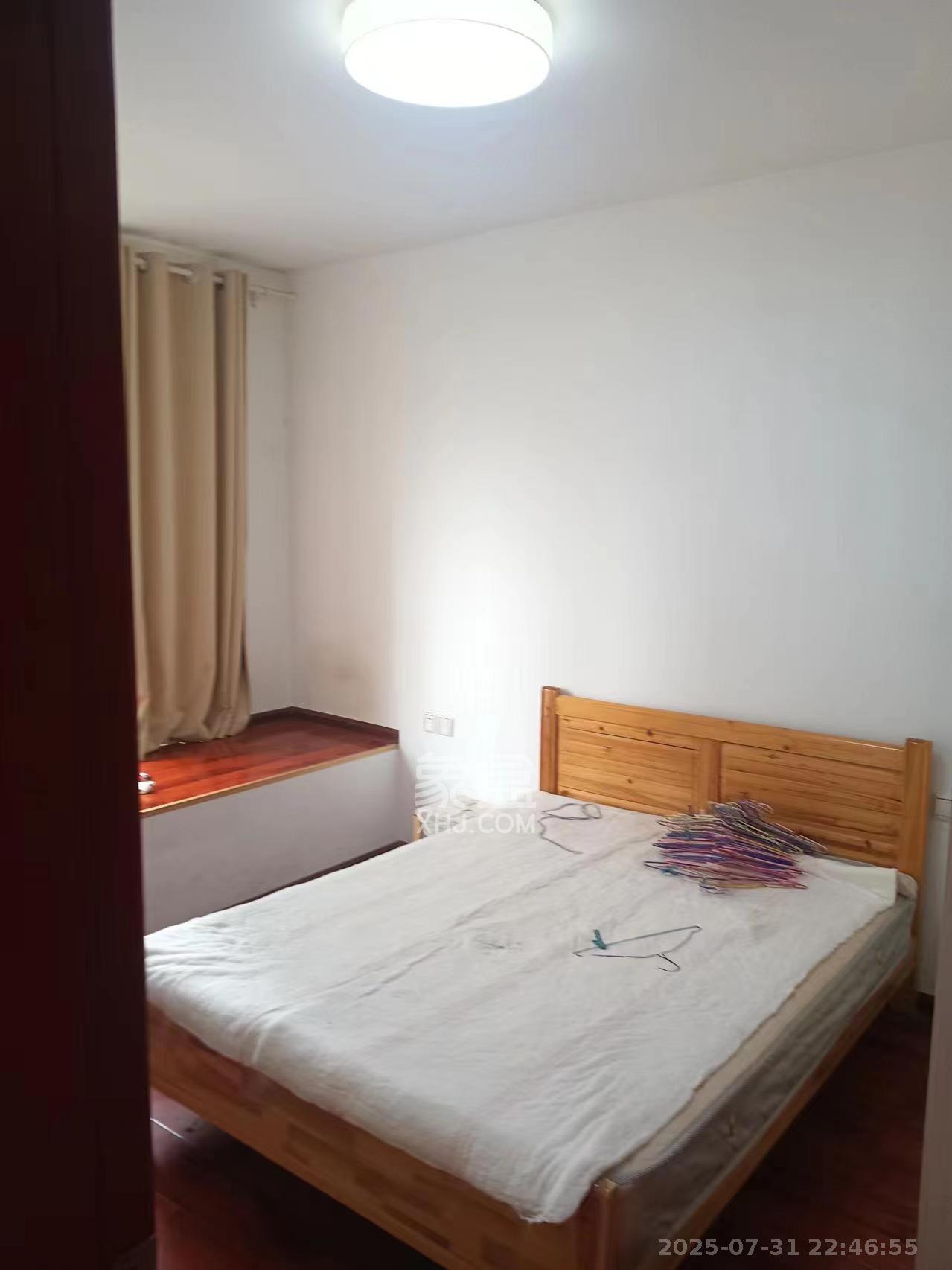 荣盛花语馨苑  2室1厅1卫    2300.0元/月室内图