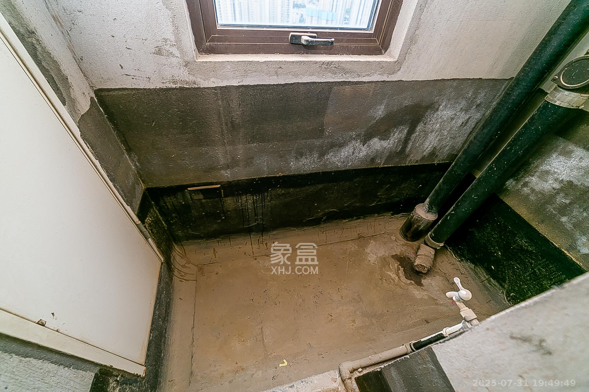 中建江山壹号  5室2厅4卫   730.00万卫生间