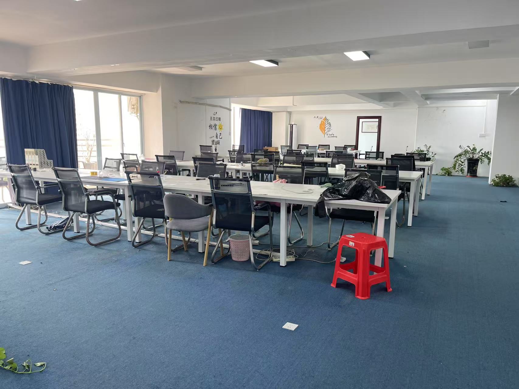 半山花园 5室2厅2卫 17000.0元/月 半山花园 5室2厅2卫 17000.0元/月室内图