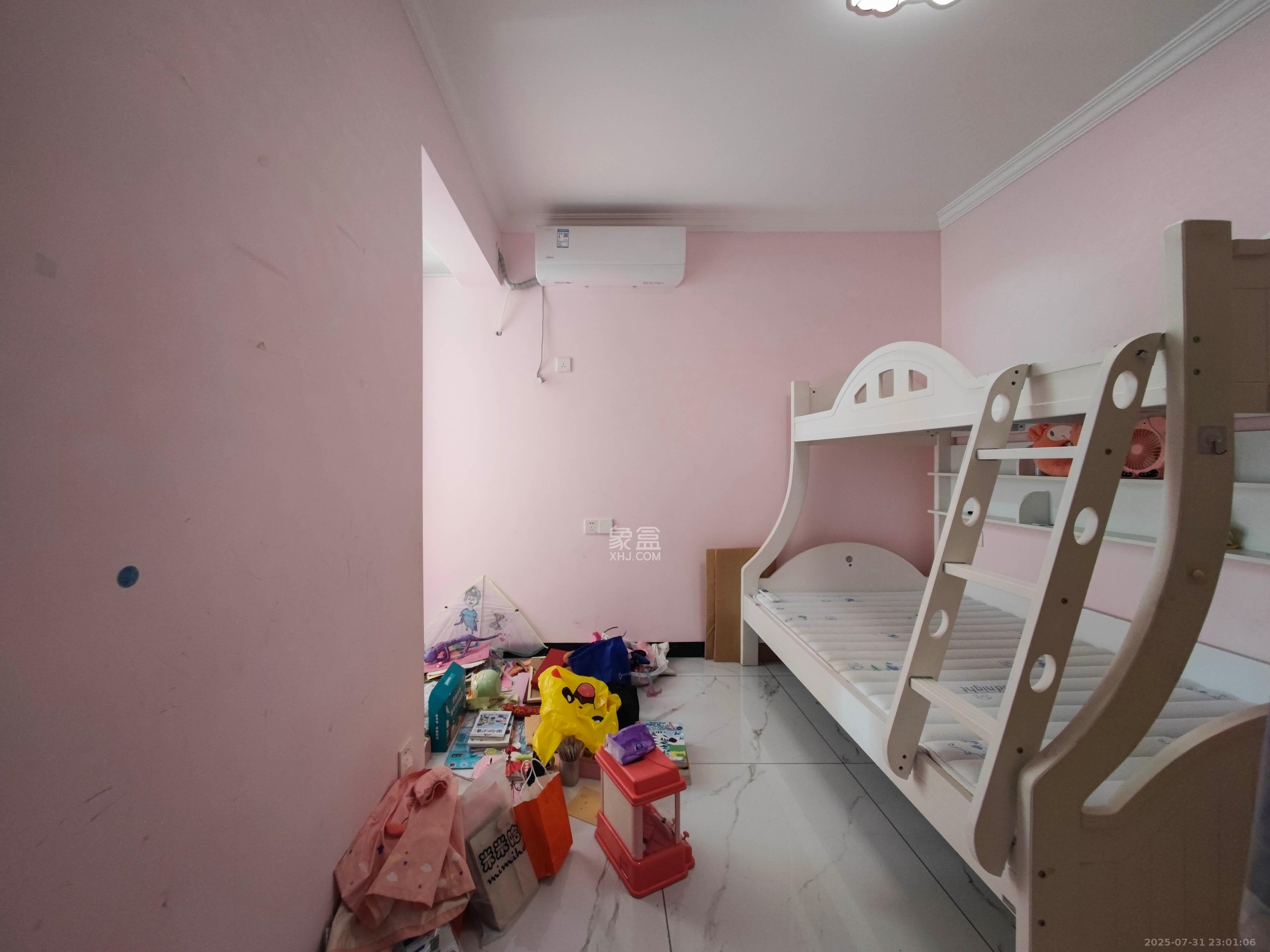 丽发新城  3室2厅1卫    63.8万卧室