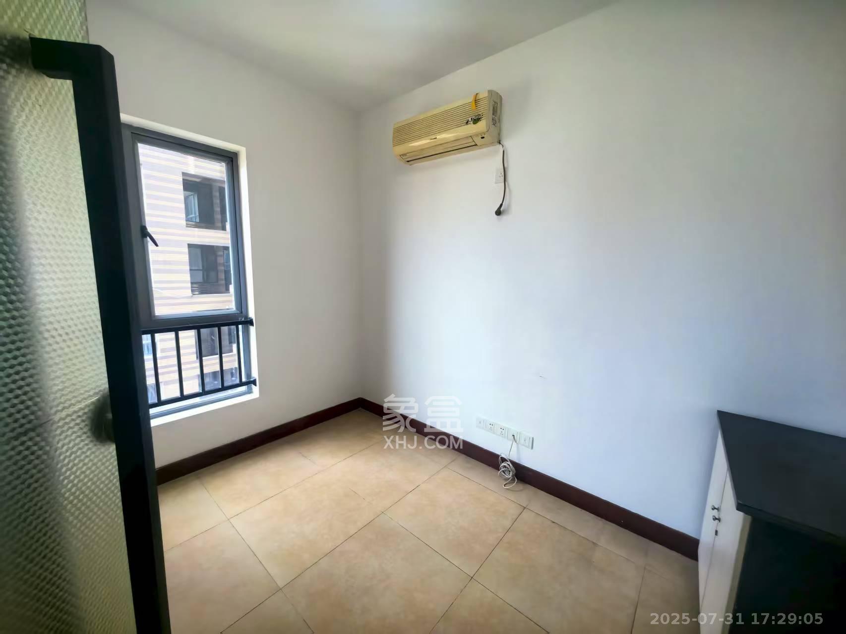 融科檀香山(融科紫檀、香山国际)  5室2厅2卫    6200.0元/月 融科檀香山(融科紫檀、香山国际)  5室2厅2卫    6200.0元/月室内图