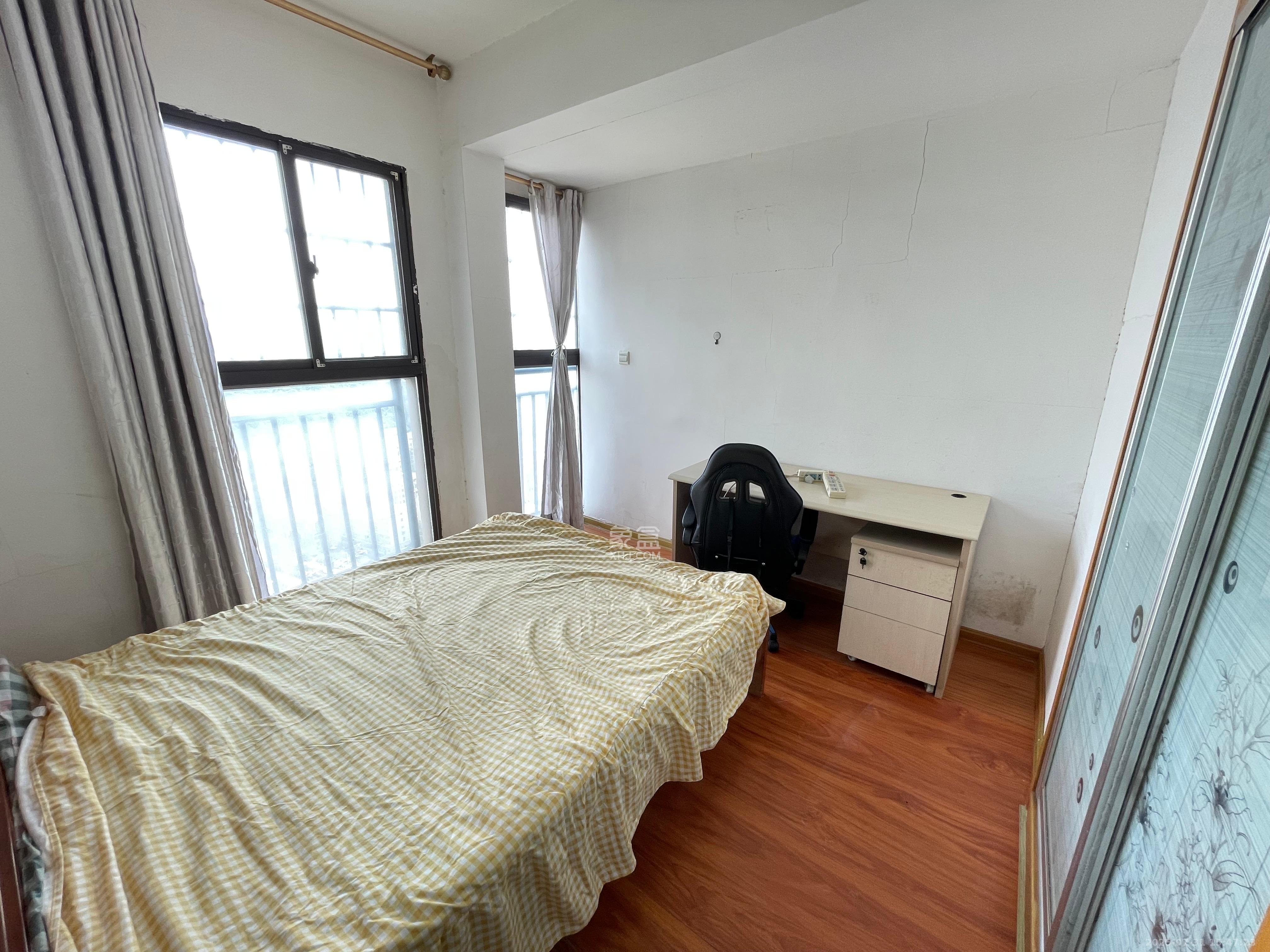 南枫时光  3室2厅1卫    2100.0元/月室内图