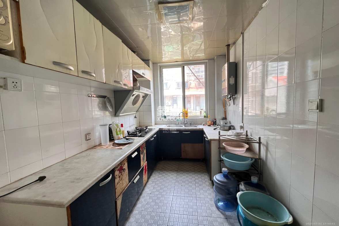 运通馨苑 4室2厅2卫 2000.0元/月 运通馨苑 4室2厅2卫 2000.0元/月室内图