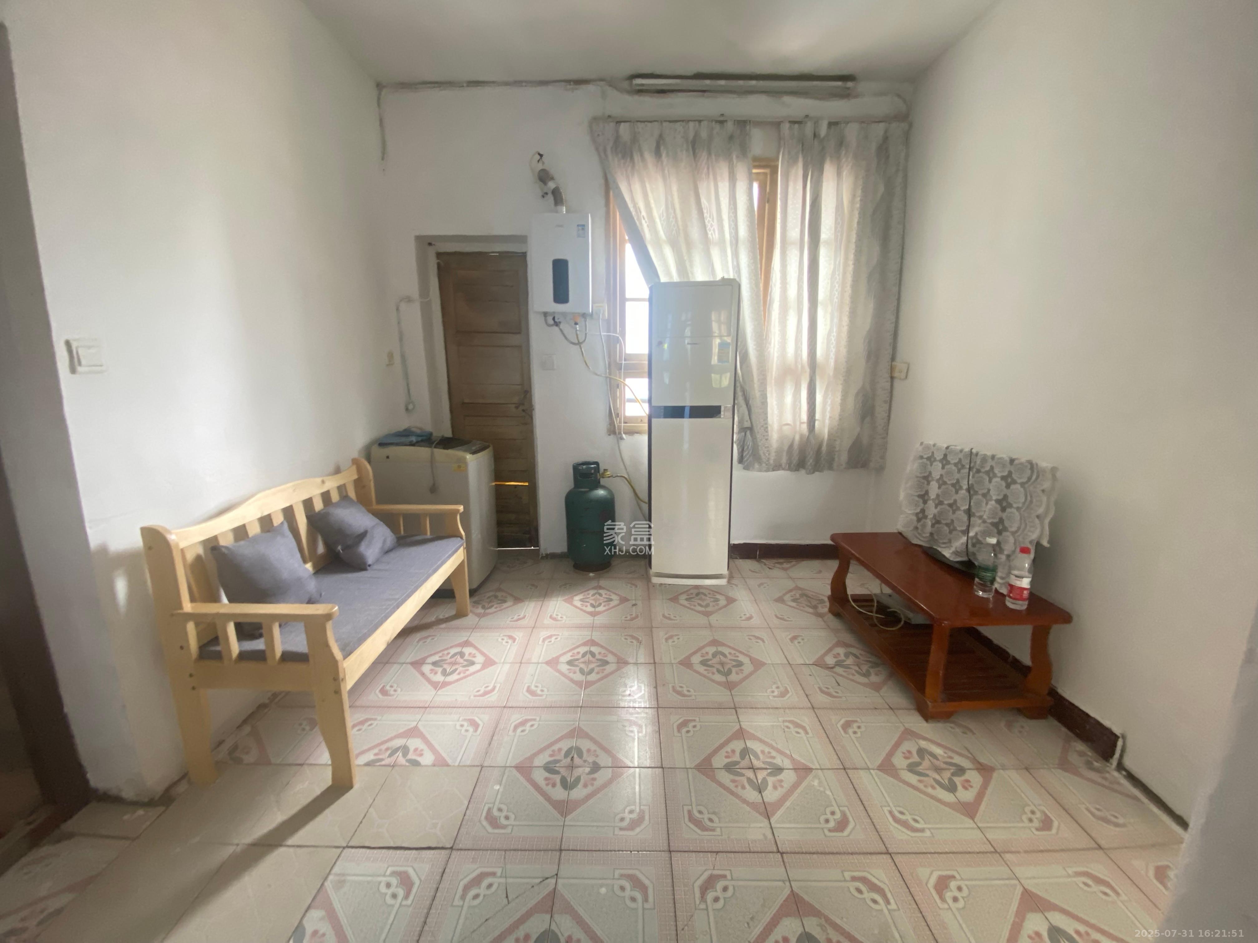 魏家冲(产权东塘001栋)  2室1厅1卫    1100.0元/月 魏家冲(产权东塘001栋)  2室1厅1卫    1100.0元/月室内图1