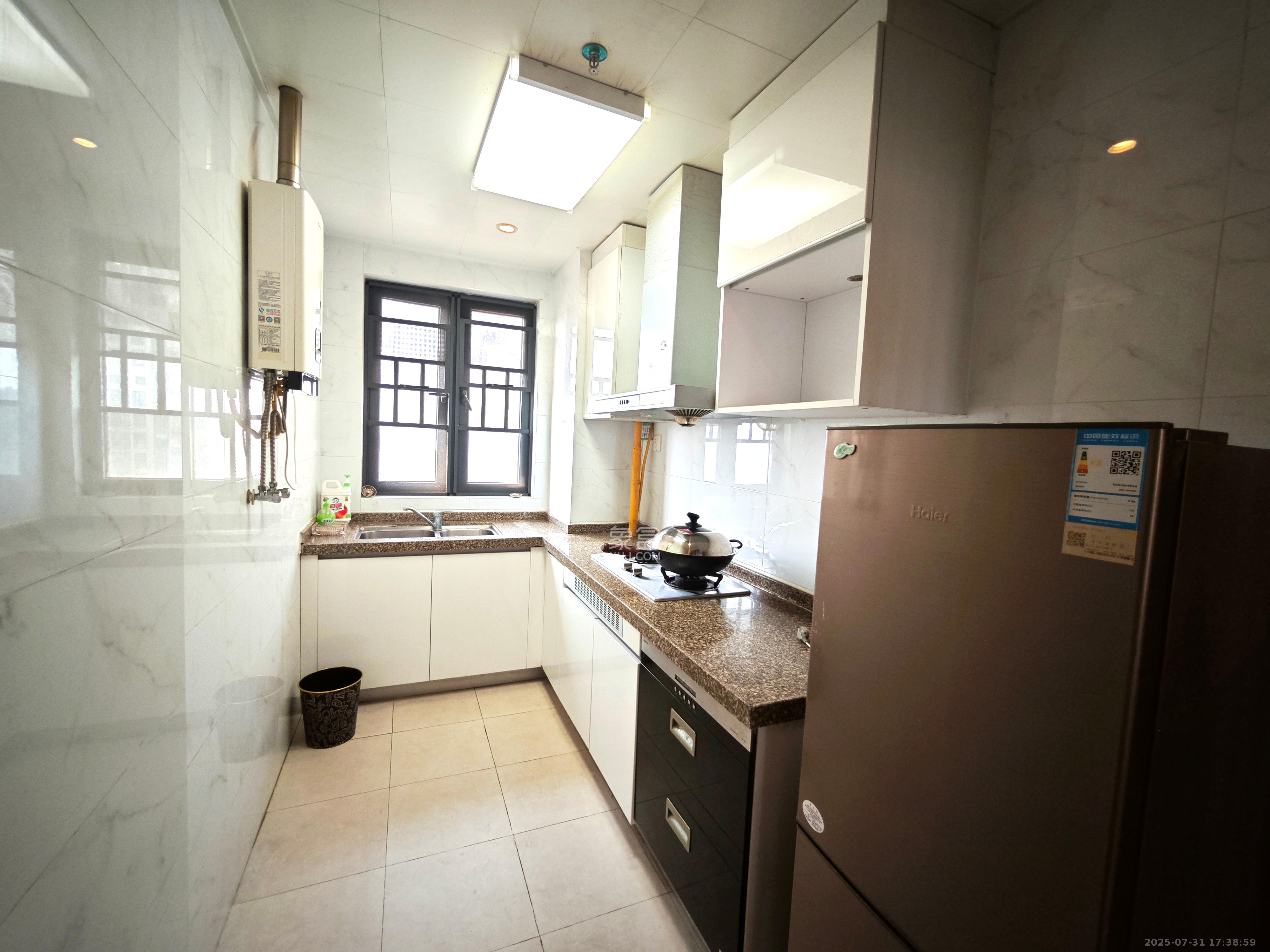 恒大御景半岛锦绣苑  3室2厅2卫    3000.0元/月 恒大御景半岛锦绣苑  3室2厅2卫    3000.0元/月室内图