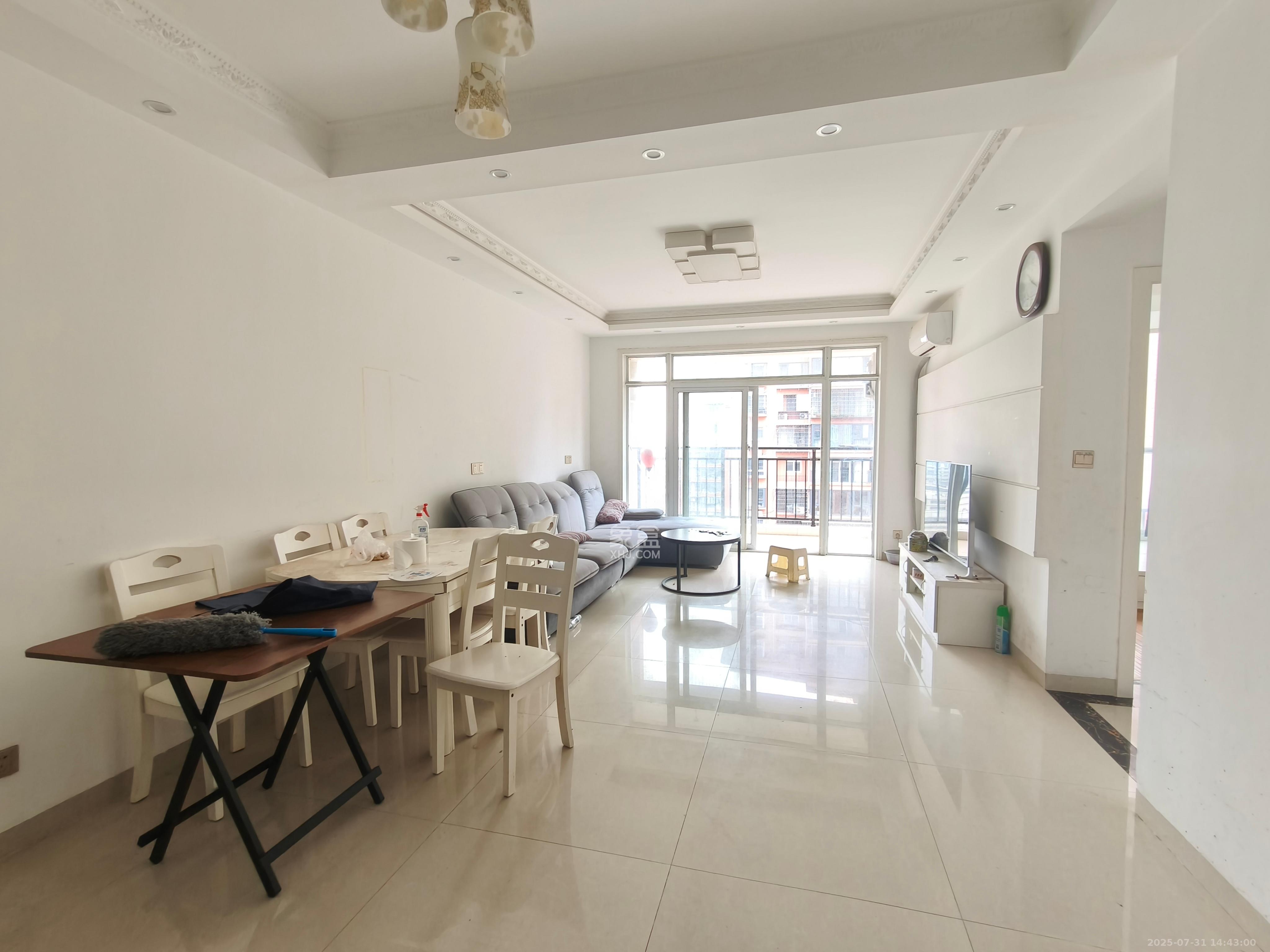 凯富南方鑫城 3室2厅1卫 1700.0元/月 凯富南方鑫城 3室2厅1卫 1700.0元/月室内图