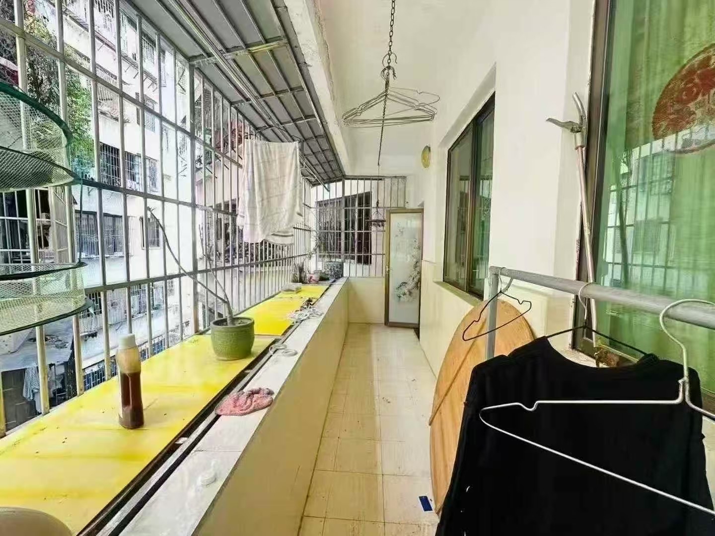 艺园小区 3室2厅1卫 78.0万 艺园小区 3室2厅1卫 78.0万客厅