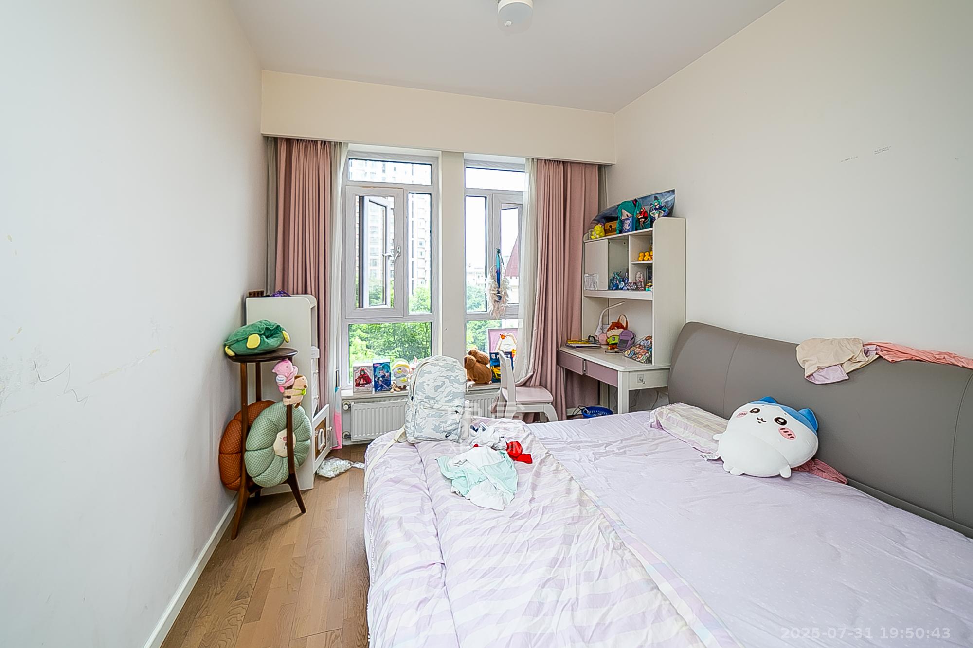 第六都（陆都小区）  5室2厅3卫    480.0万卧室