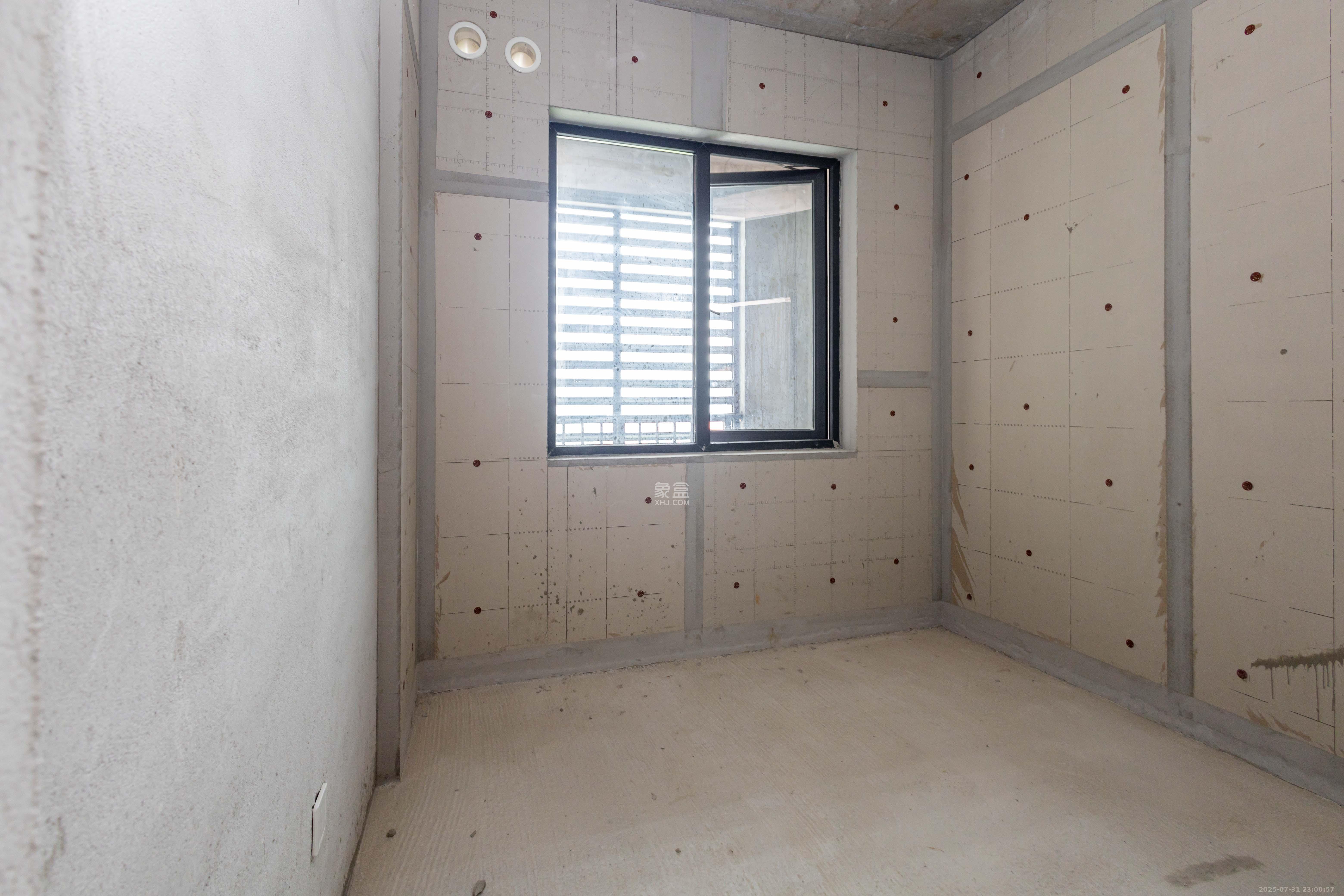中建桃李九章  4室2厅2卫   195.00万卧室