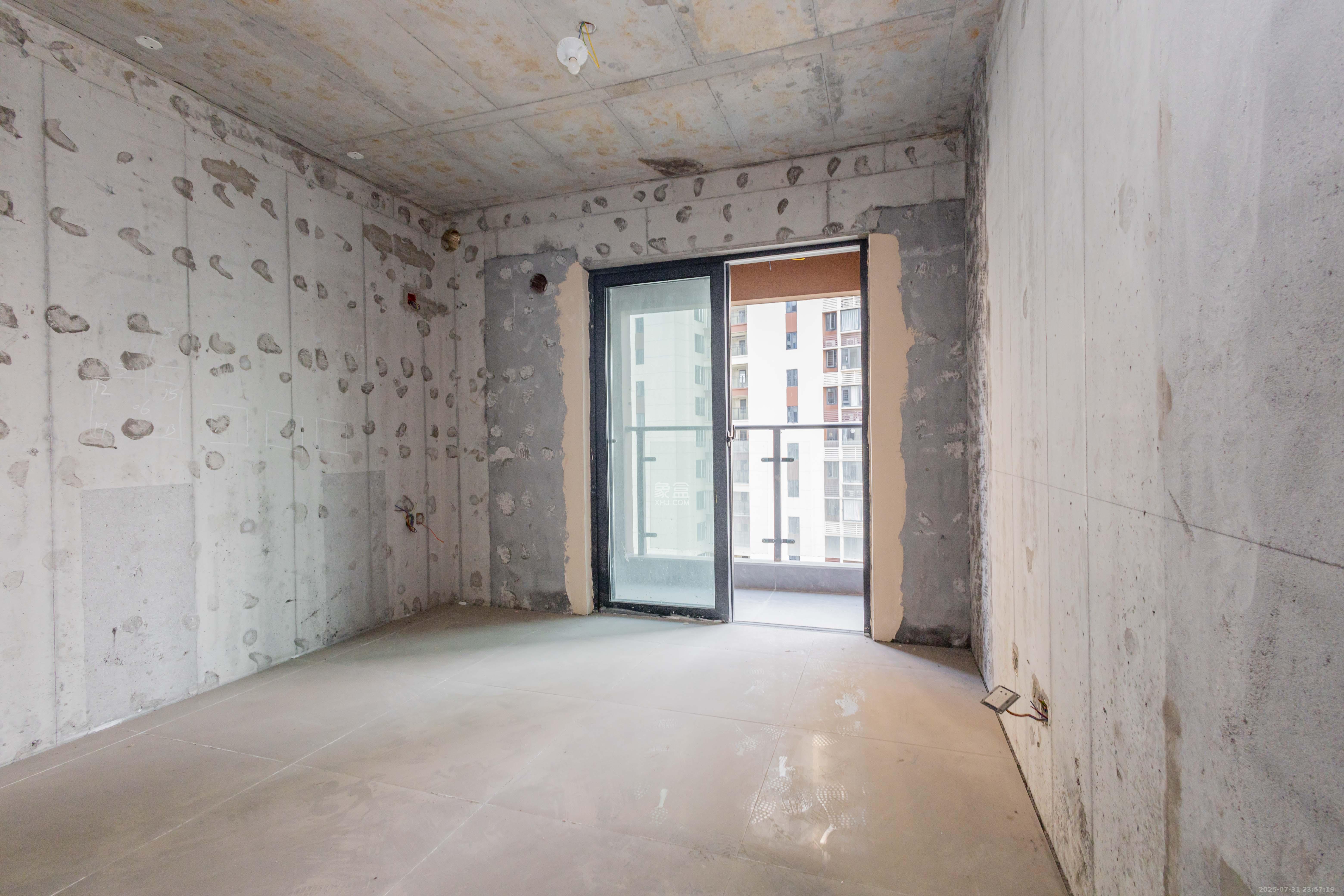 华远碧桂园海蓝城 4室2厅2卫 72.0万 华远碧桂园海蓝城 4室2厅2卫 72.0万卧室