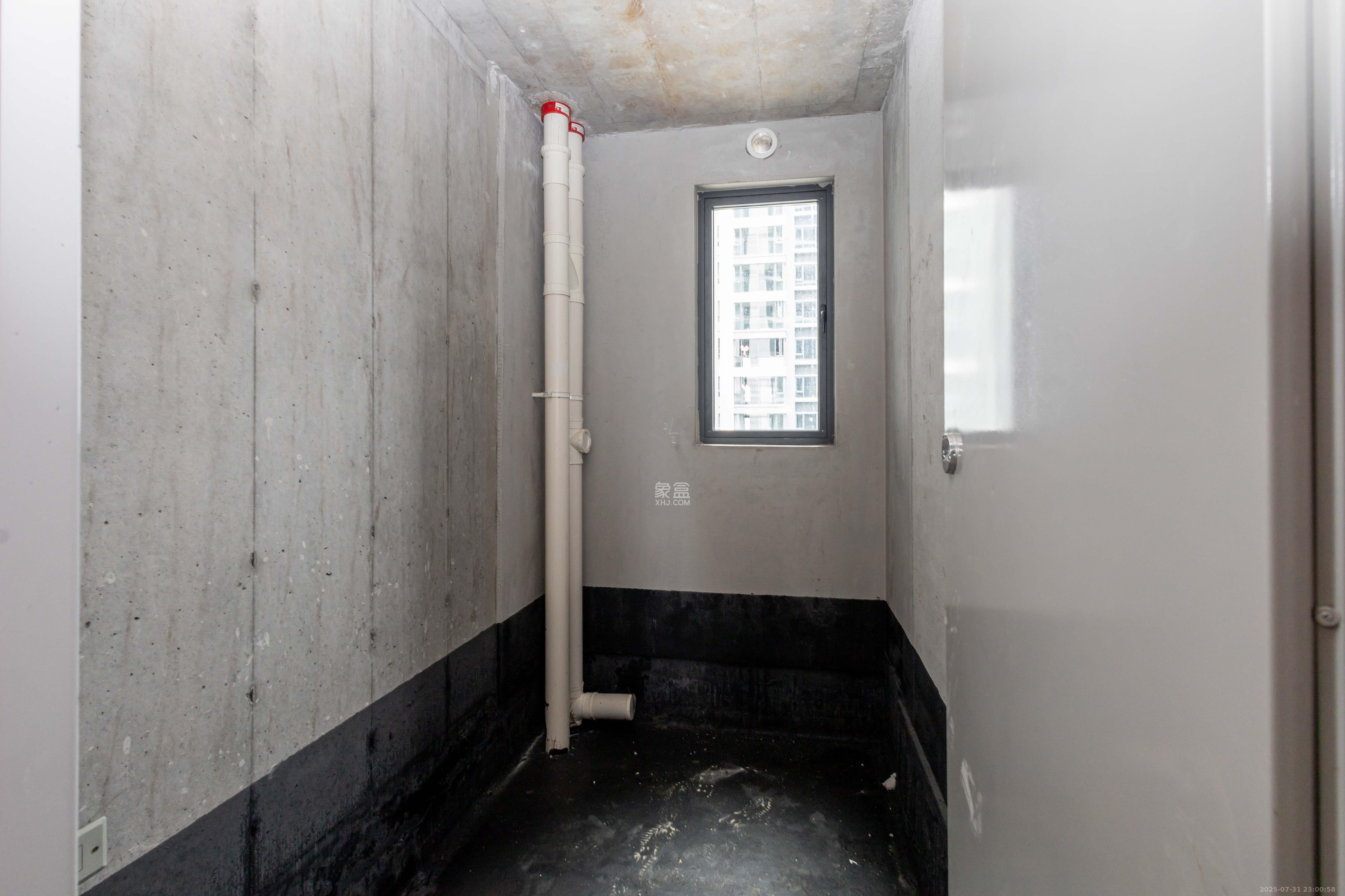 中建桃李九章  4室2厅2卫   195.00万卫生间