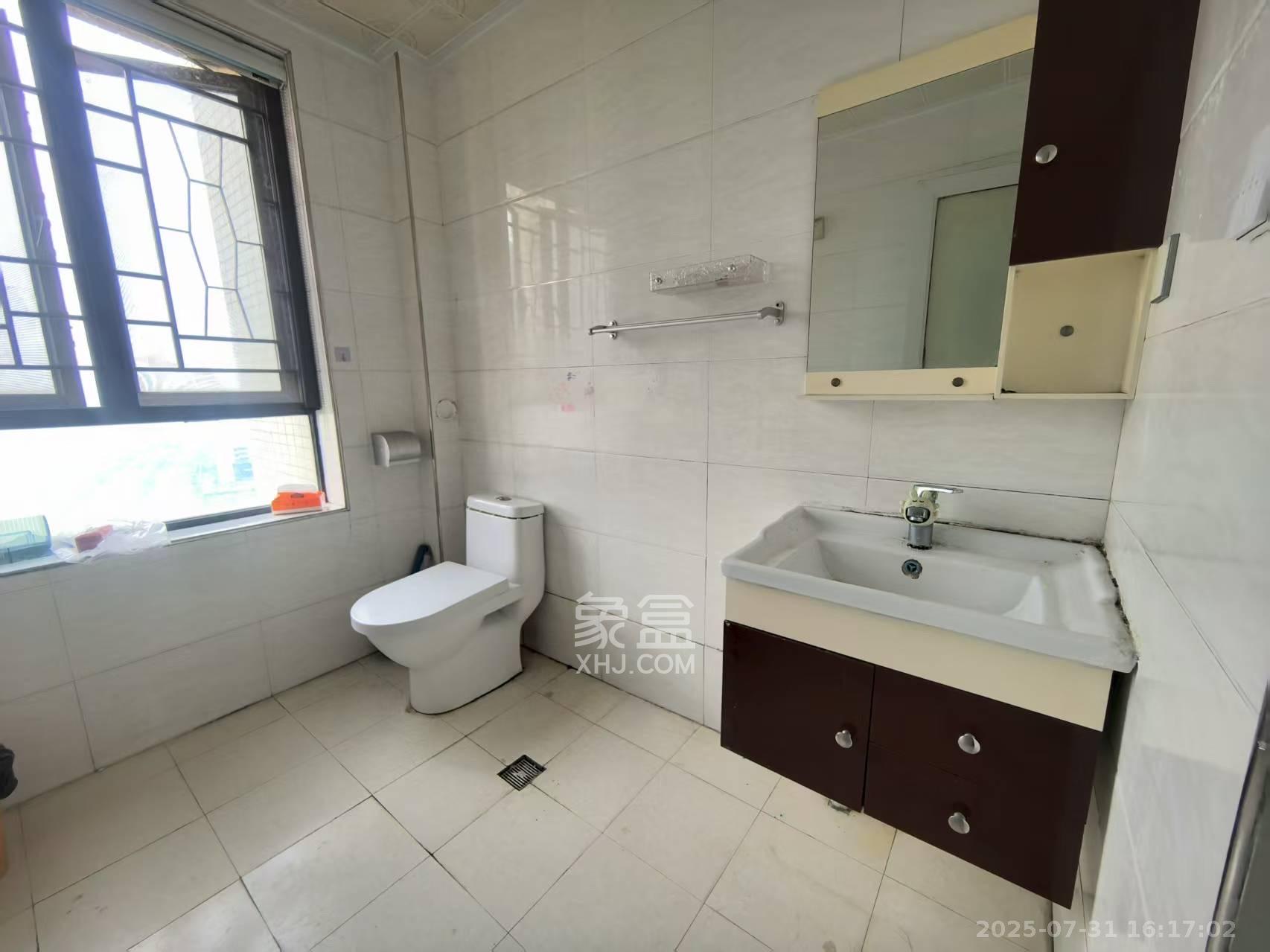 保利麓谷林语D区  4室2厅2卫    3300.0元/月 保利麓谷林语D区  4室2厅2卫    3300.0元/月室内图