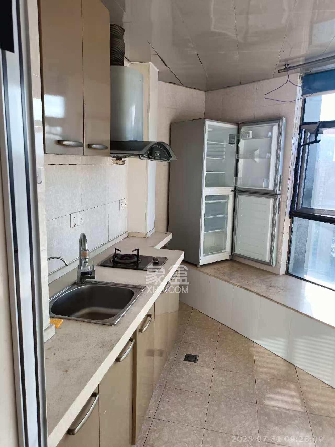 泉昇同福大厦 1室1厅1卫 2500.0元/月 泉昇同福大厦 1室1厅1卫 2500.0元/月室内图