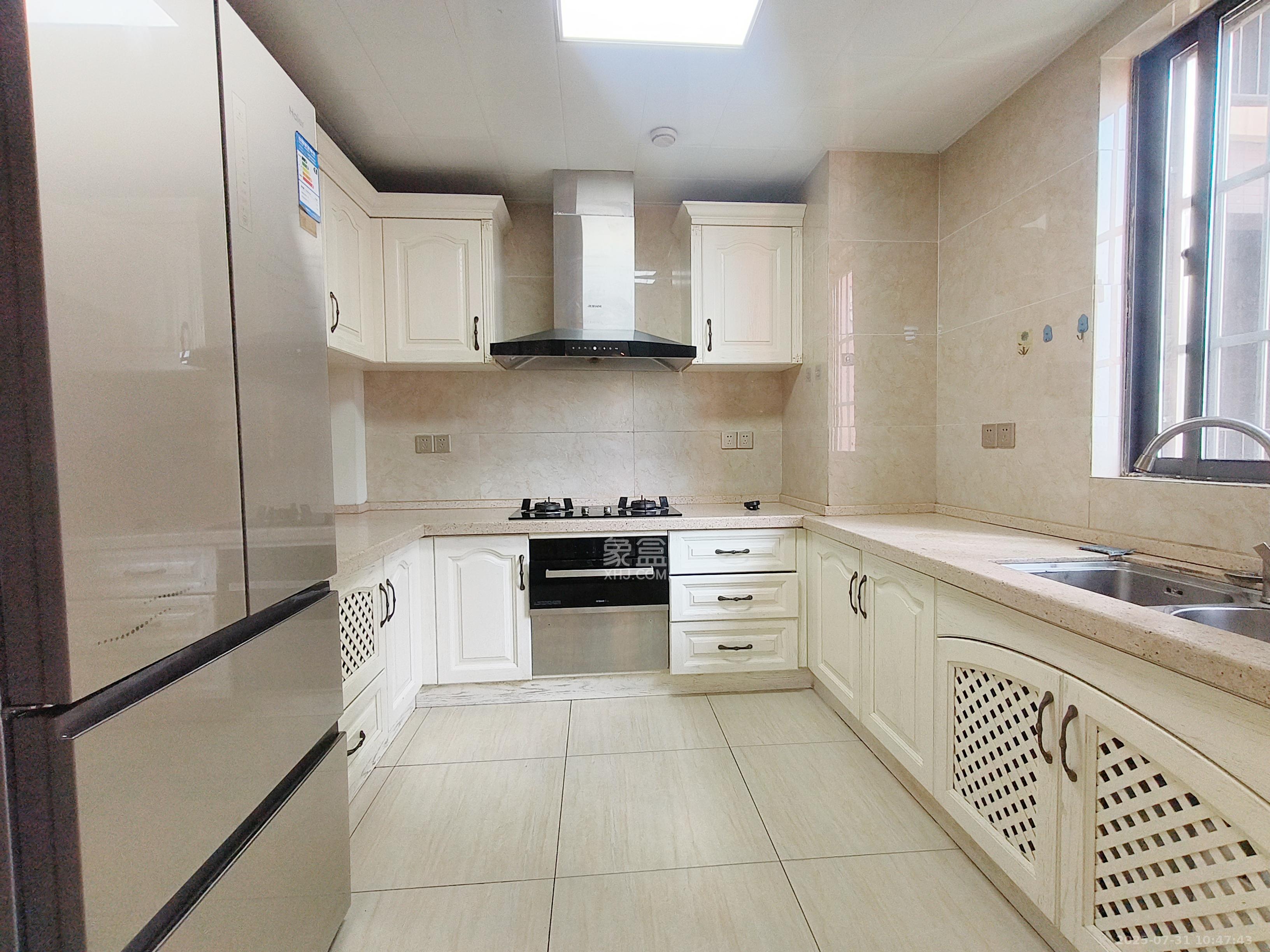 华润凤凰城二期 4室2厅2卫 4000.0元/月 华润凤凰城二期 4室2厅2卫 4000.0元/月室内图