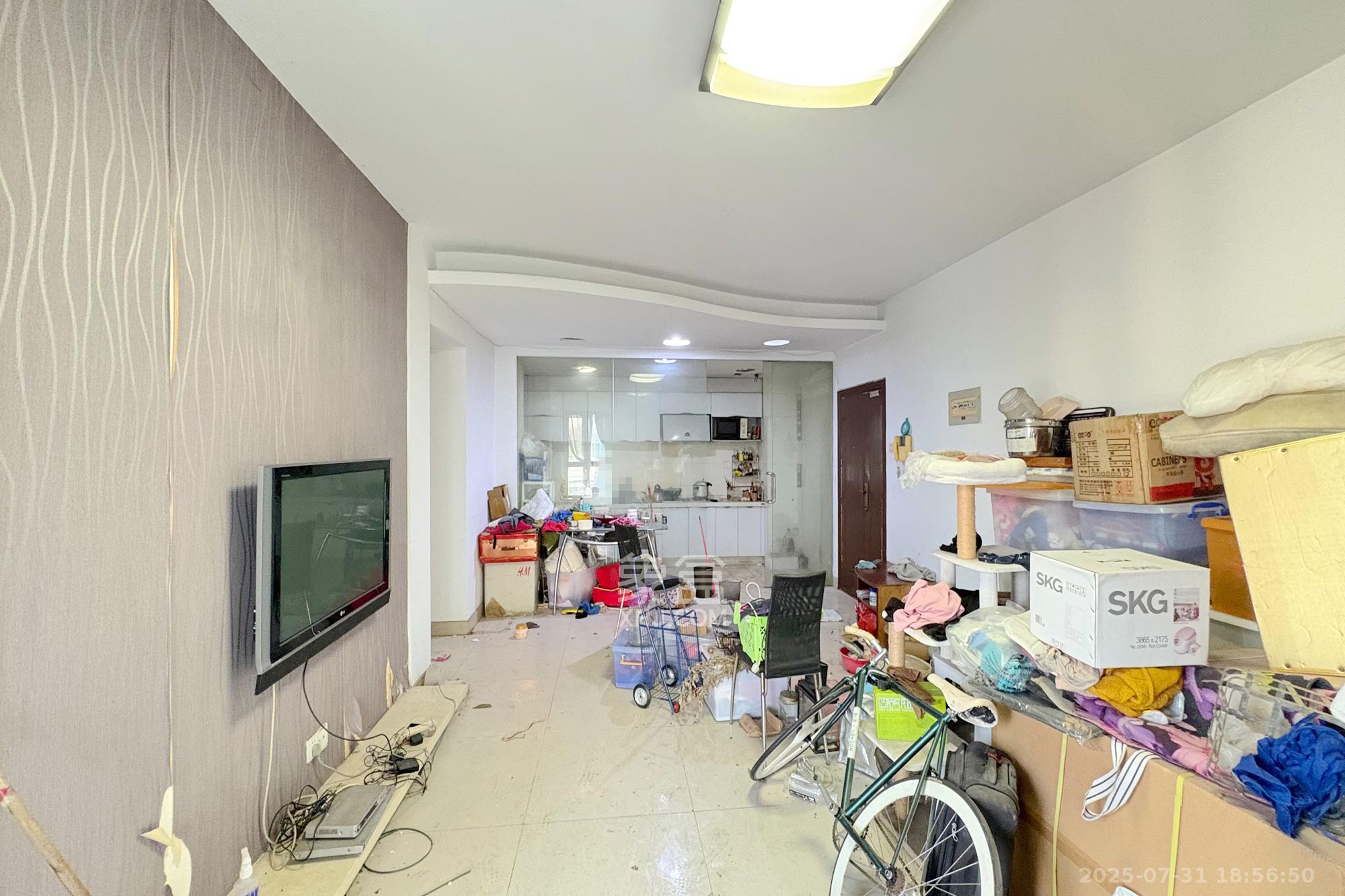 上东印象  3室2厅2卫   66.80万客厅