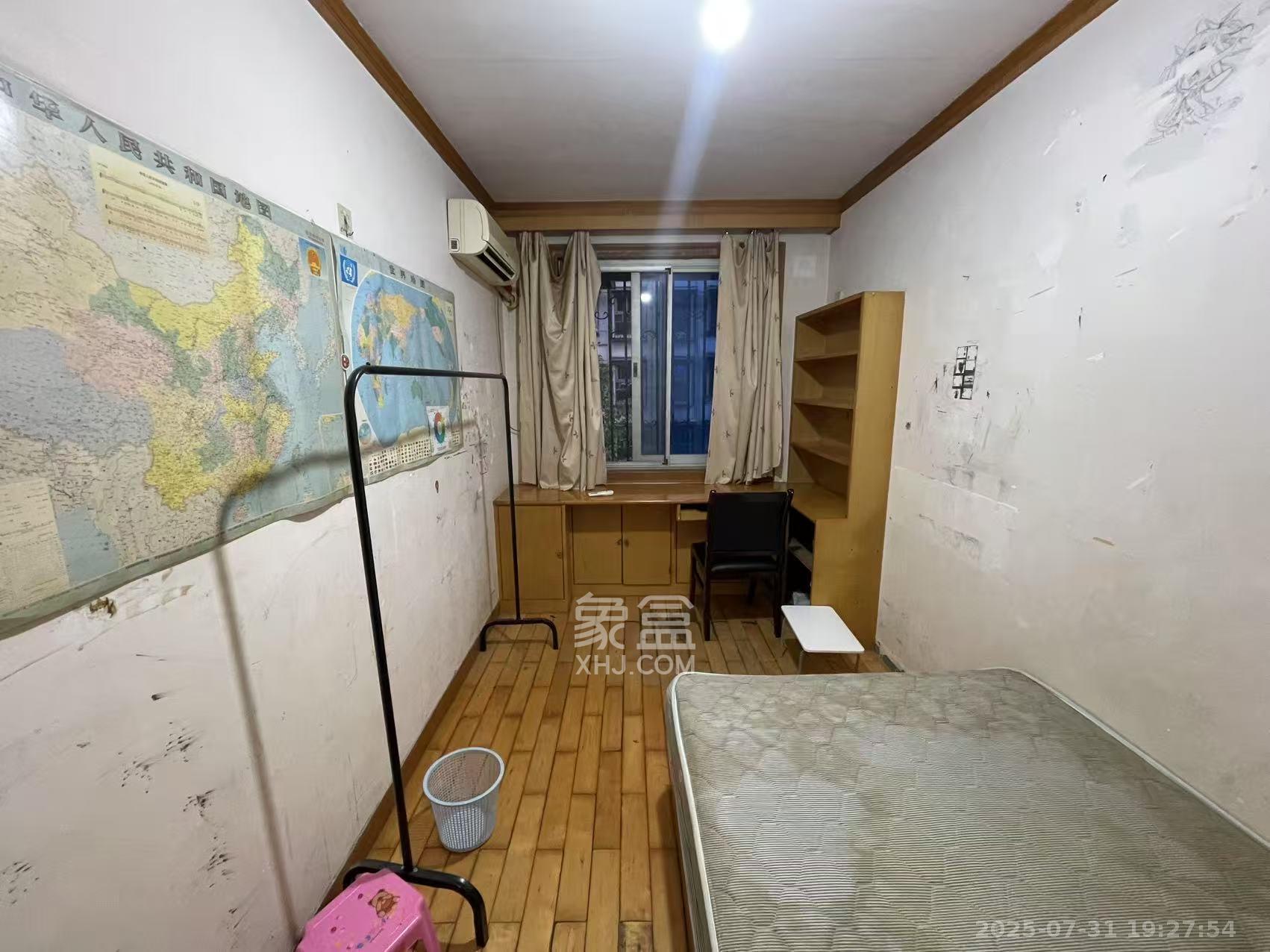 芙蓉区教师村 3室2厅1卫 1800.0元/月 芙蓉区教师村 3室2厅1卫 1800.0元/月室内图