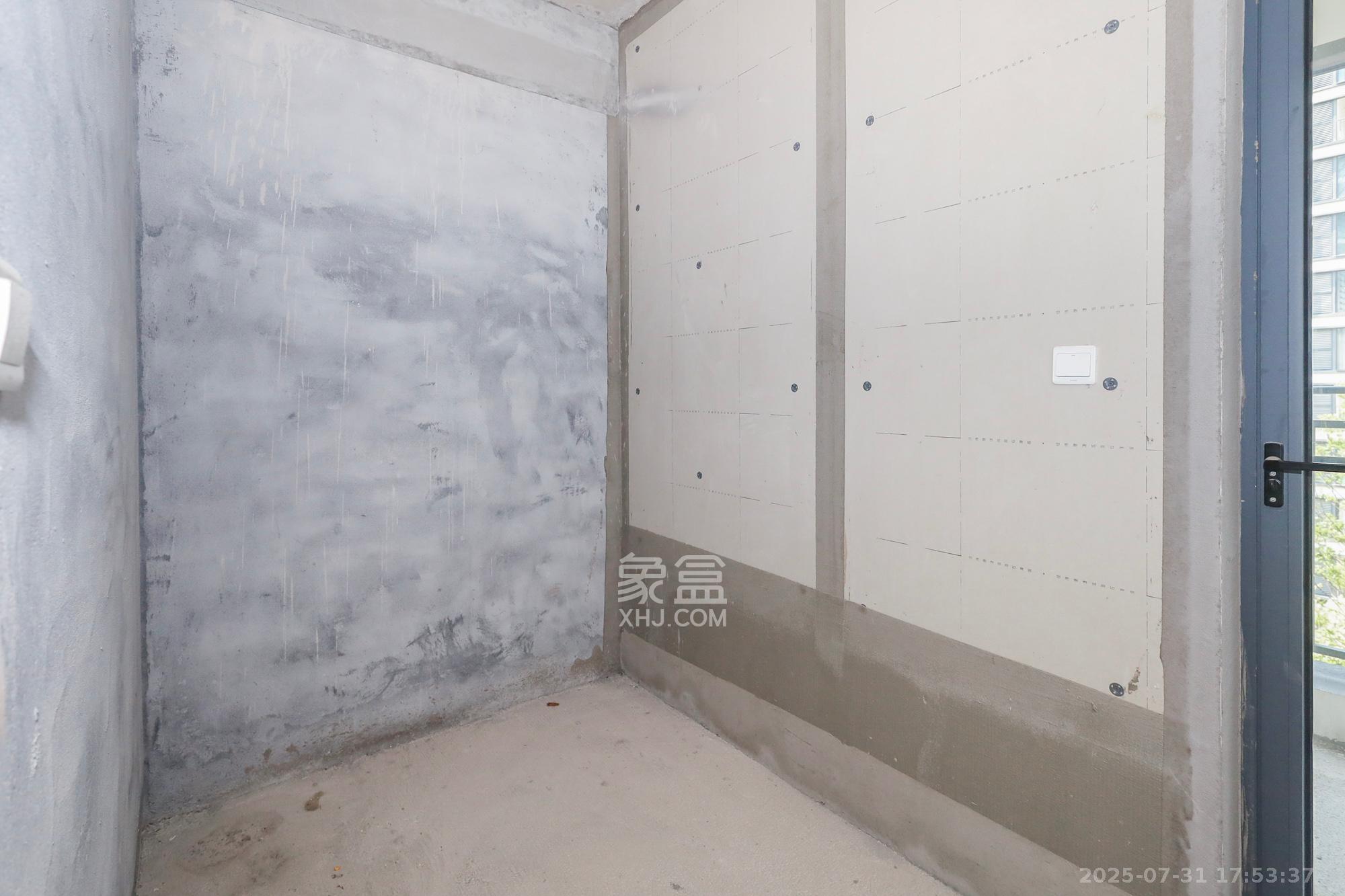 轨道中建麓江府  4室2厅2卫   248.00万其他