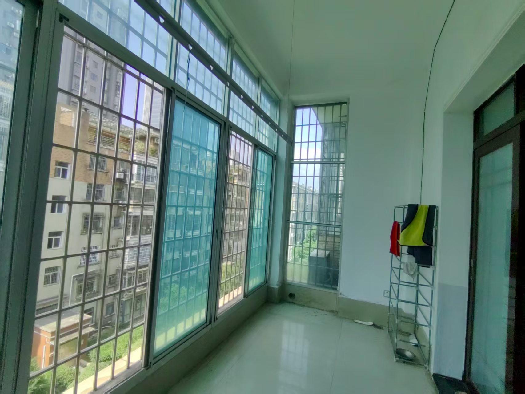 加州阳光小区（吉星阳光）  3室2厅2卫    1200.0元/月室内图