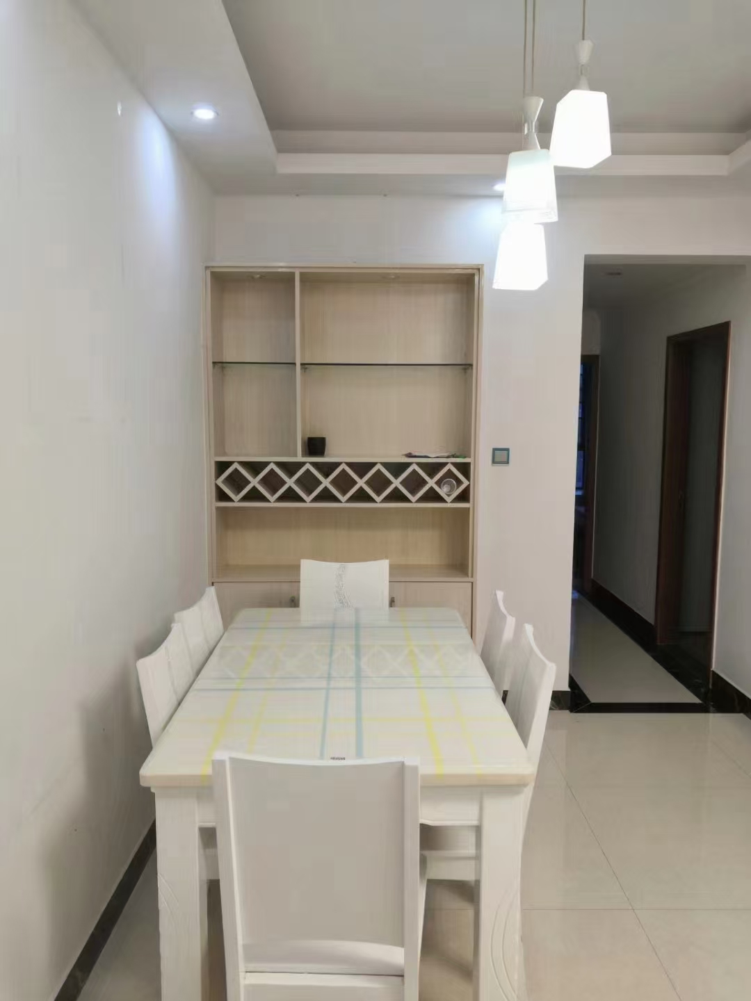 月亮湾三期 2室1厅1卫 1500.0元/月 月亮湾三期 2室1厅1卫 1500.0元/月室内图