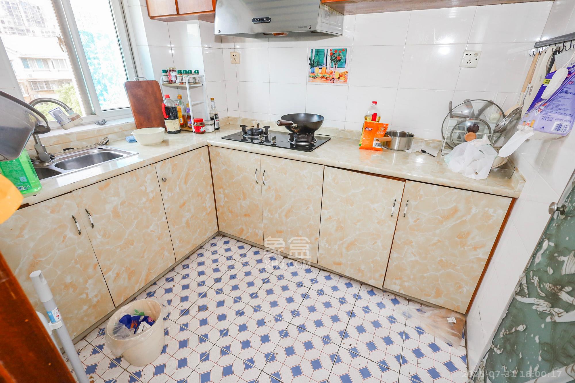 德润园  2室2厅1卫    39.2万 德润园  2室2厅1卫    39.2万厨房