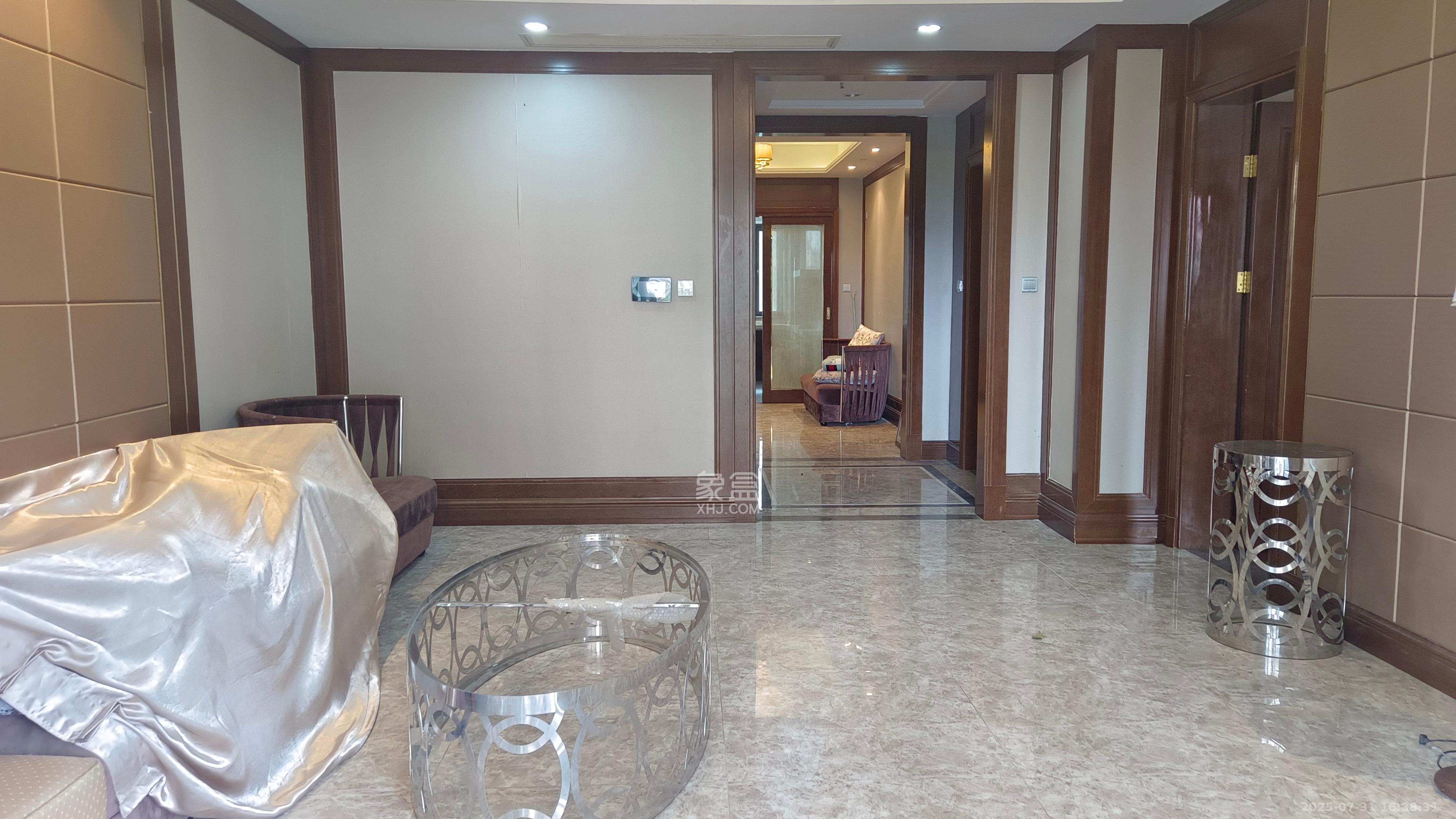 恒大御景半岛锦绣苑 4室2厅2卫 5600.0元/月 恒大御景半岛锦绣苑 4室2厅2卫 5600.0元/月室内图