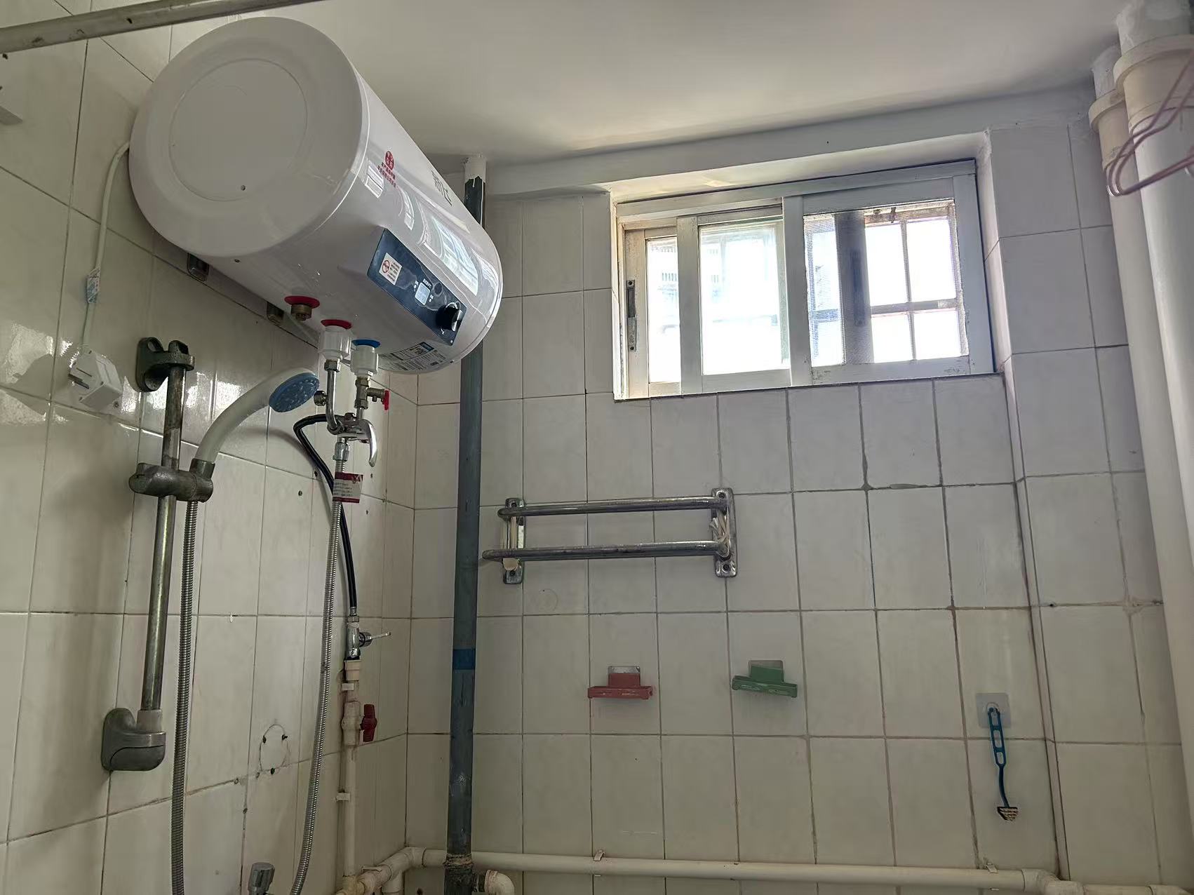 南航部队宿舍(南航小区) 3室2厅1卫 2300.0元/月 南航部队宿舍(南航小区) 3室2厅1卫 2300.0元/月室内图