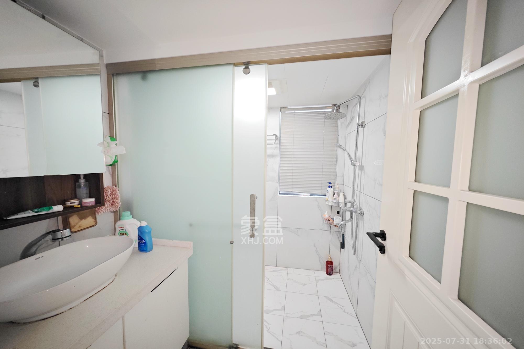 建发中央悦府  3室2厅2卫    126.0万其他