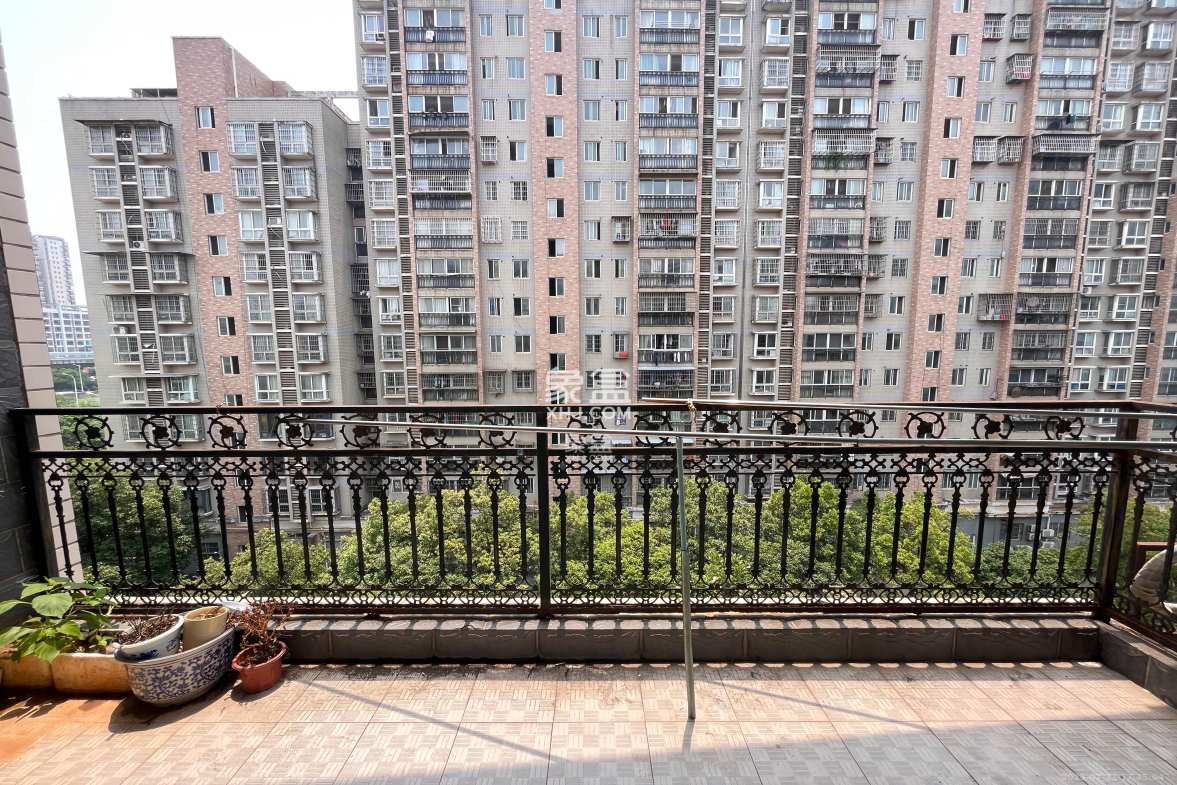 运通馨苑 4室2厅2卫 2000.0元/月 运通馨苑 4室2厅2卫 2000.0元/月室内图