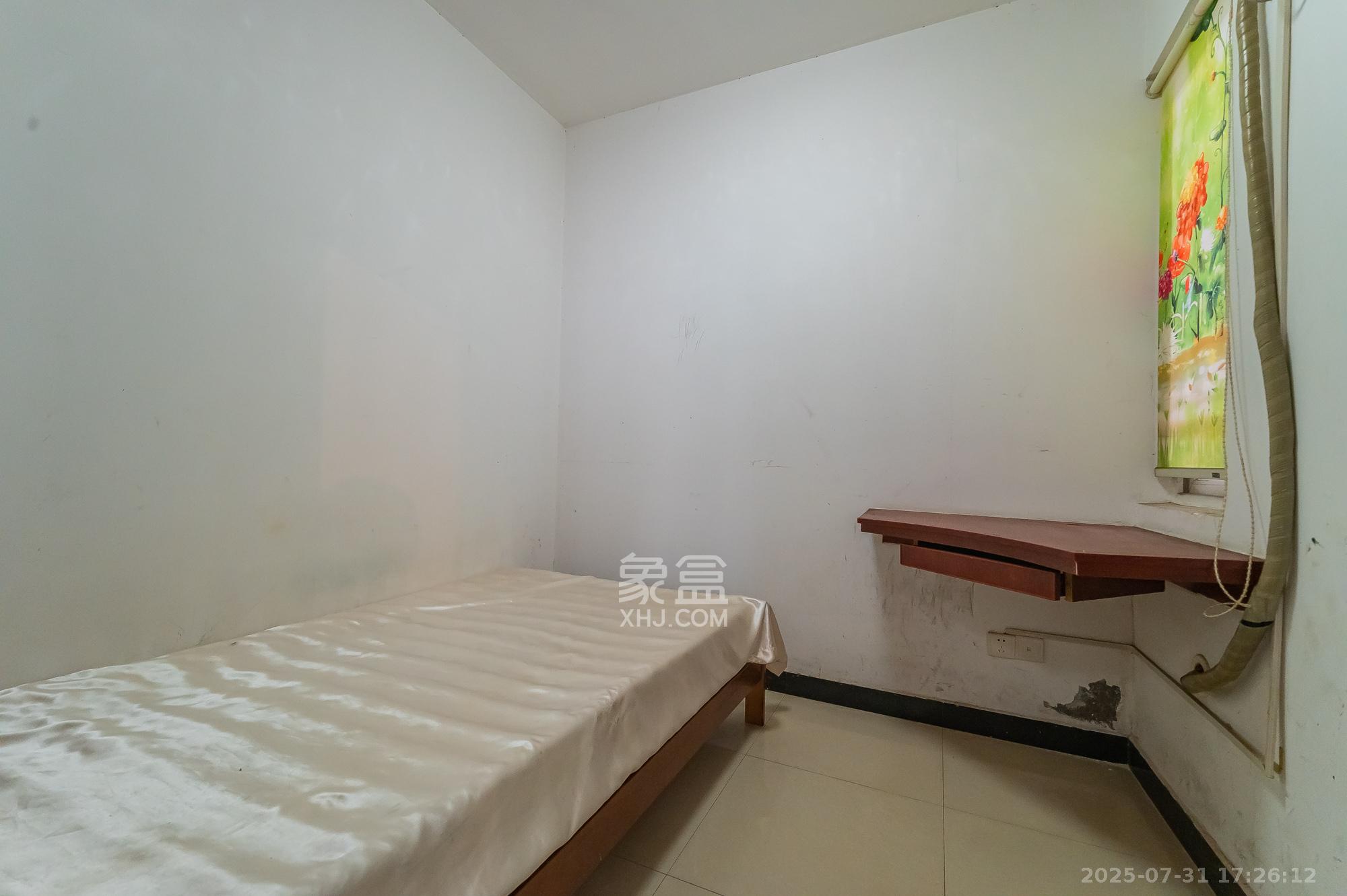 泊林晶城 3室2厅1卫 56.8万 泊林晶城 3室2厅1卫 56.8万卧室