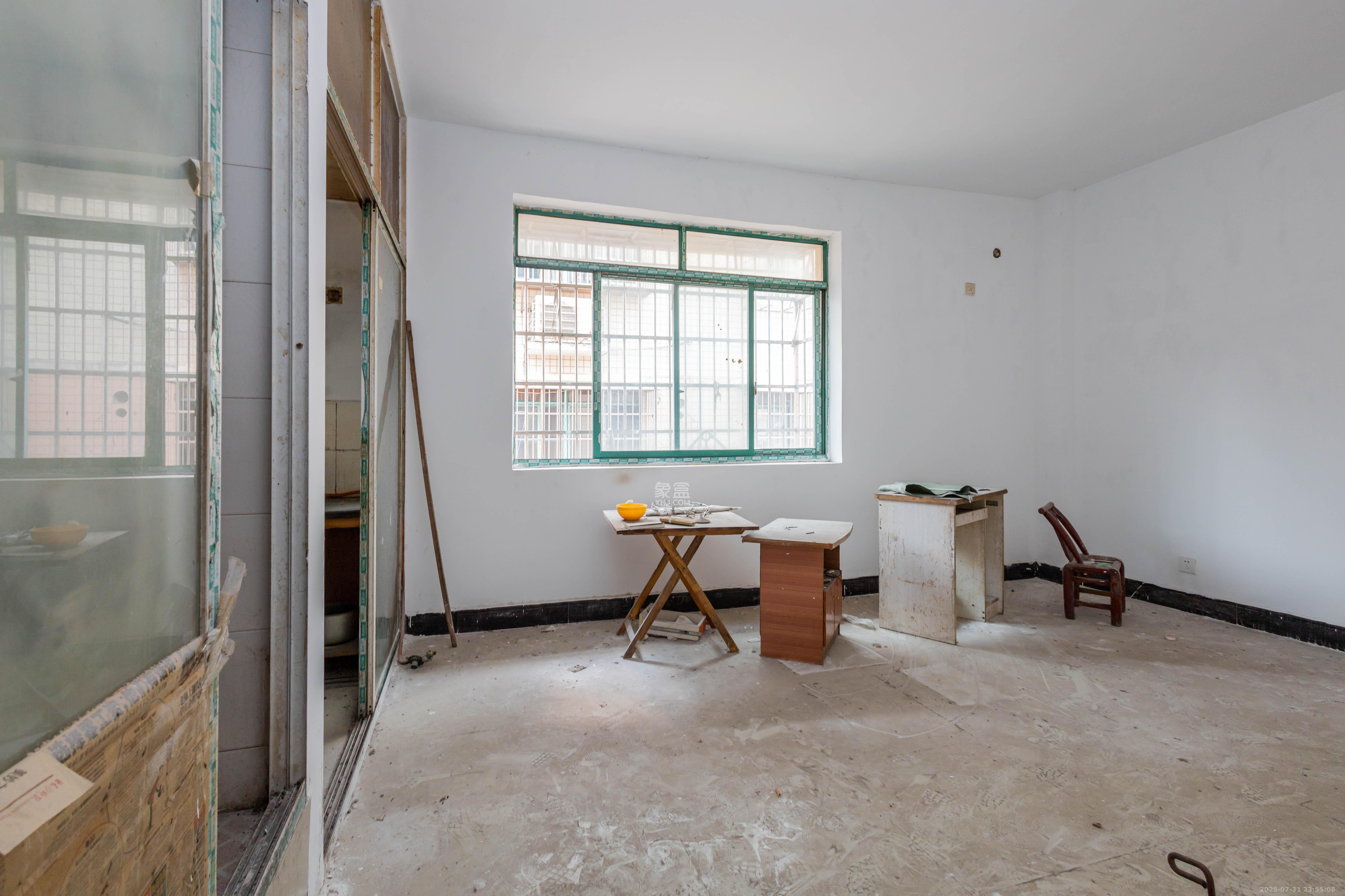 星沙国际物流园/泉星社区 3室2厅2卫 30.7万 星沙国际物流园/泉星社区 3室2厅2卫 30.7万客厅