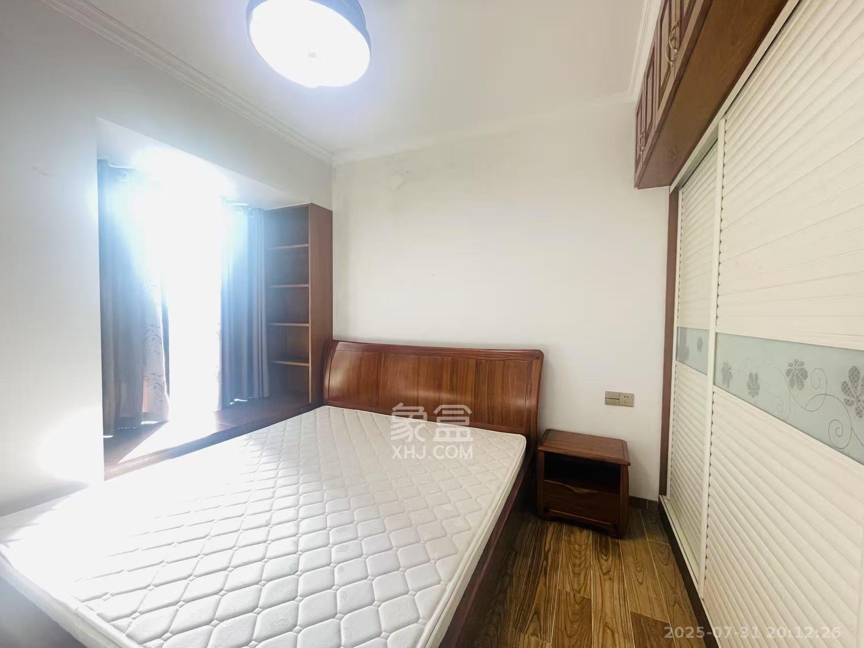 上园商住小区  3室2厅1卫    3000.0元/月室内图