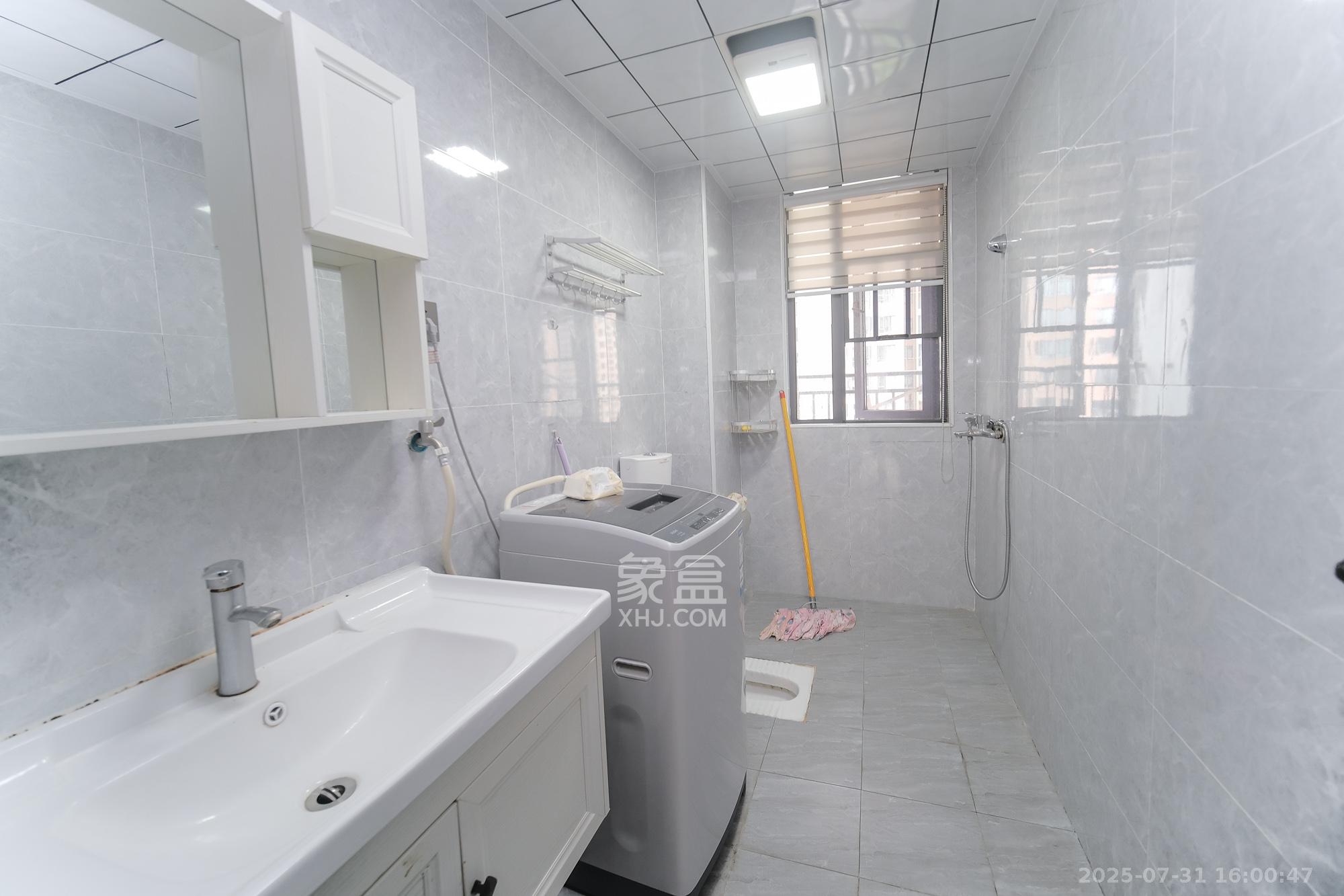 永宏万家里  3室2厅2卫    106.8万卫生间