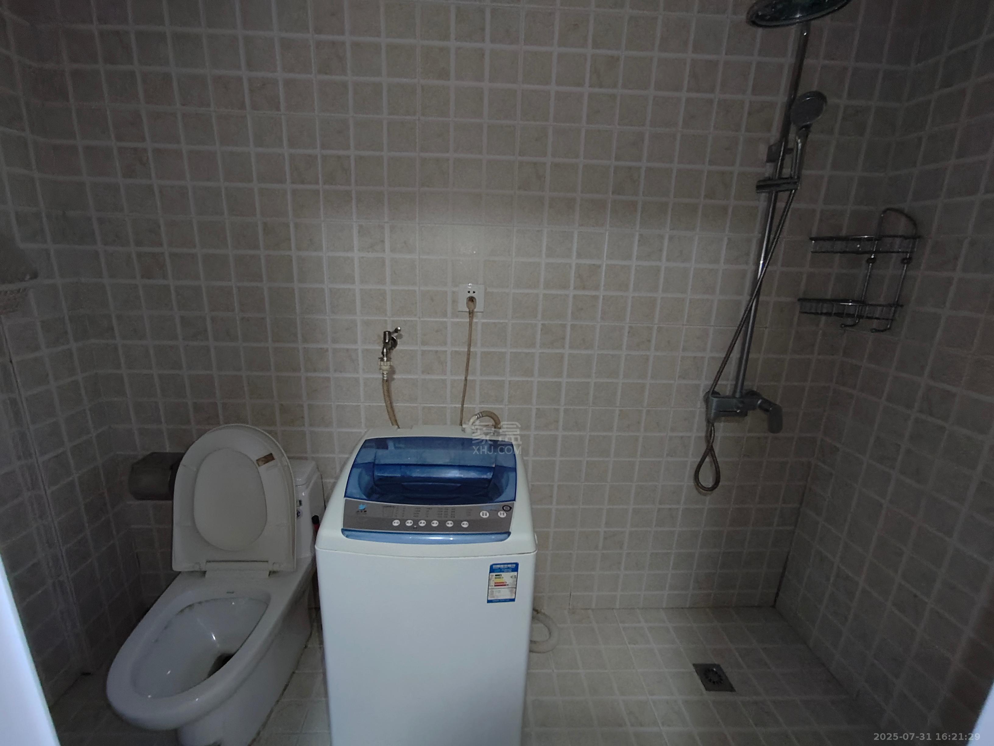 慈善大厦  1室1厅1卫    900.0元/月 慈善大厦  1室1厅1卫    900.0元/月室内图