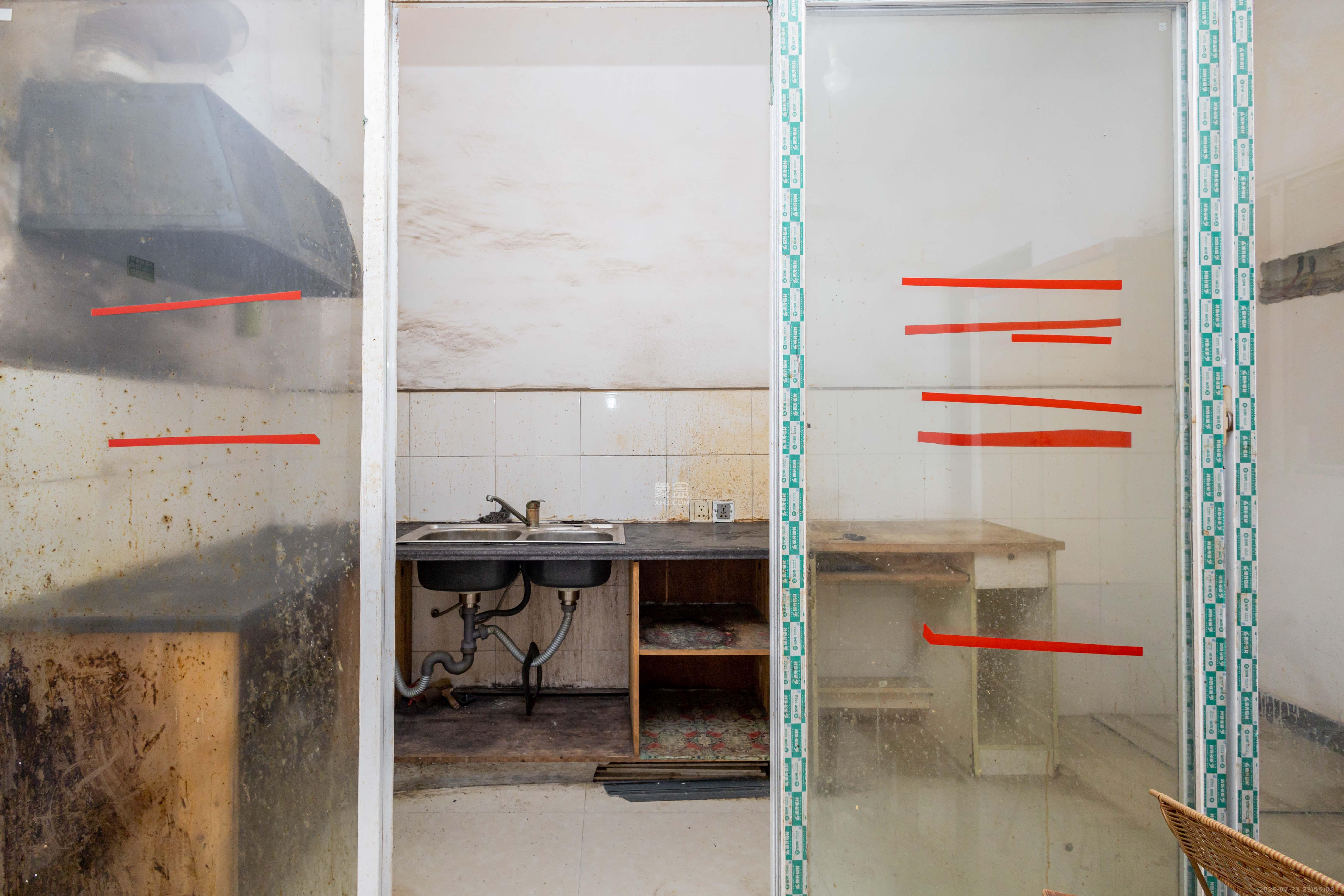 星沙国际物流园/泉星社区 3室2厅2卫 30.7万 星沙国际物流园/泉星社区 3室2厅2卫 30.7万厨房