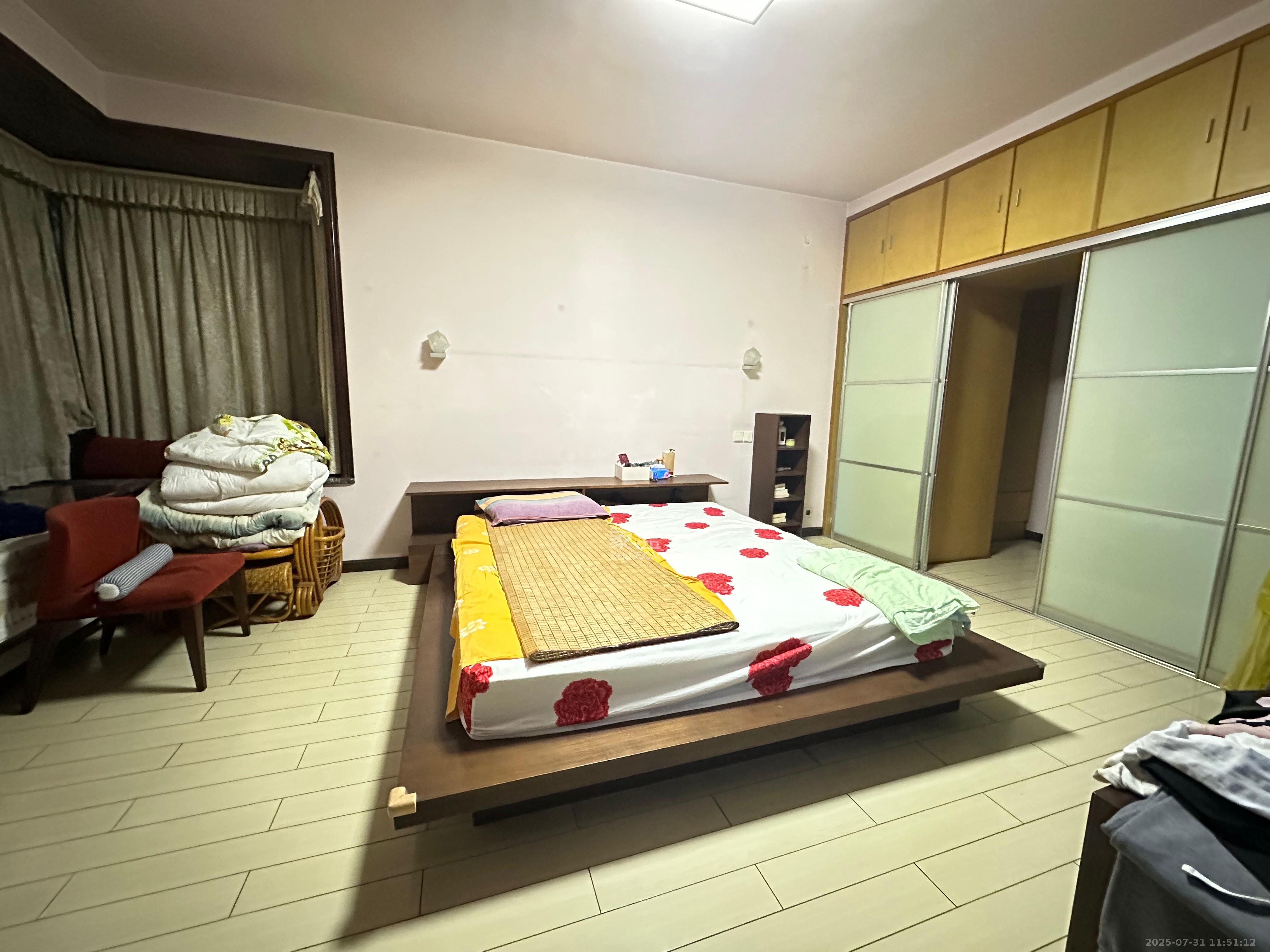 科大佳园南苑  4室2厅2卫    3600.0元/月室内图