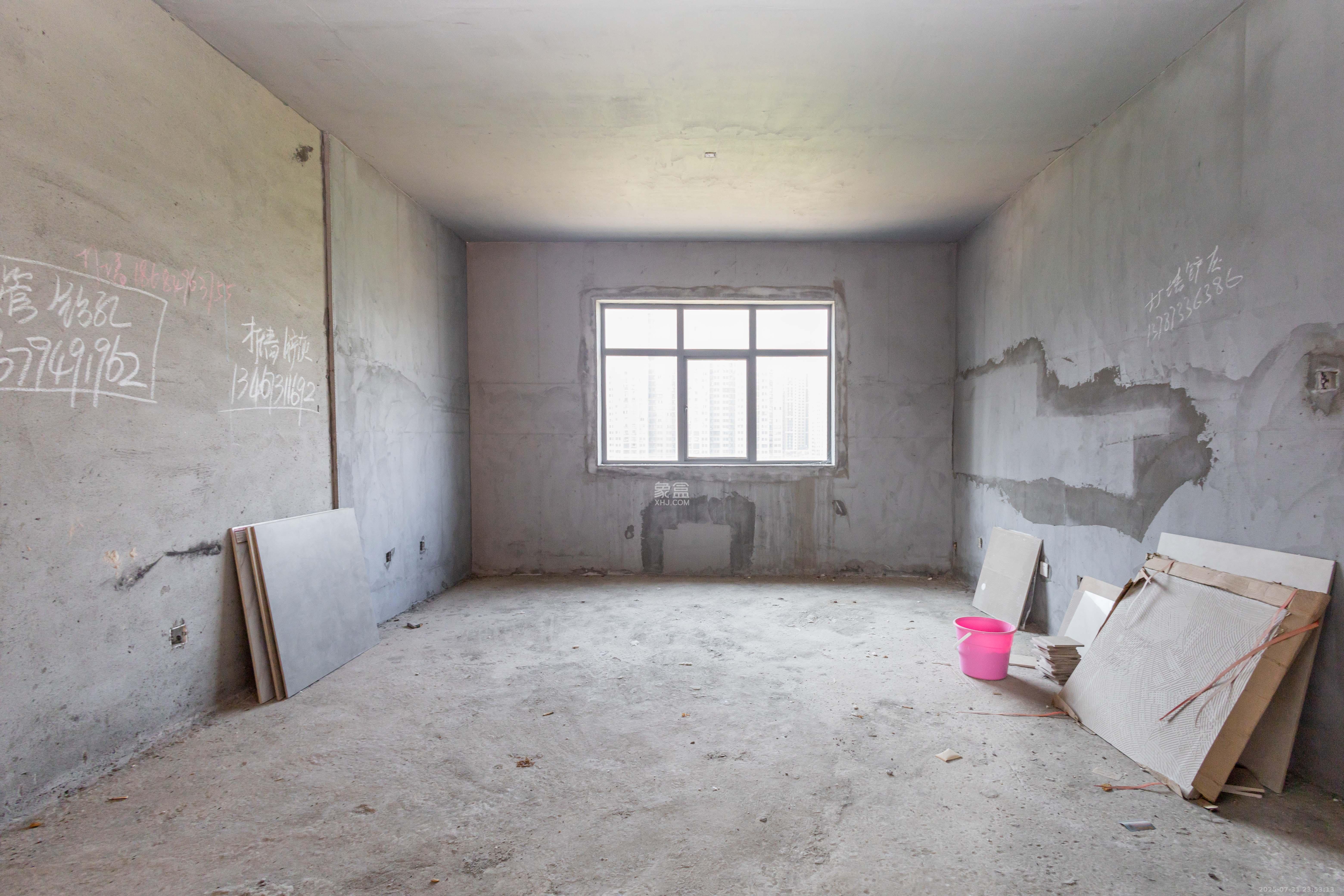 湘预家园  3室2厅2卫    52.8万 湘预家园  3室2厅2卫    52.8万客厅