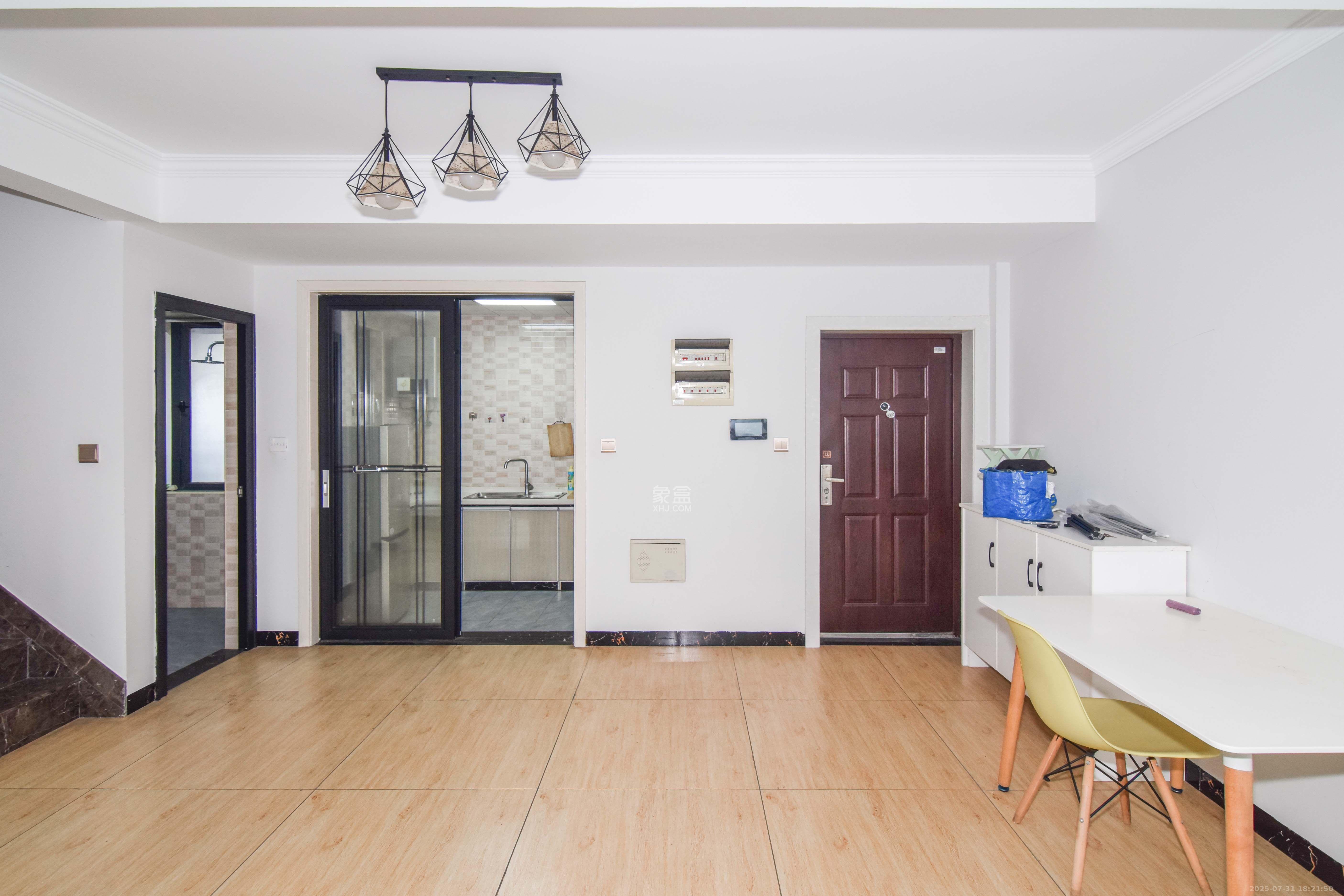 澳海谷山府  4室2厅2卫    2000.0元/月室内图