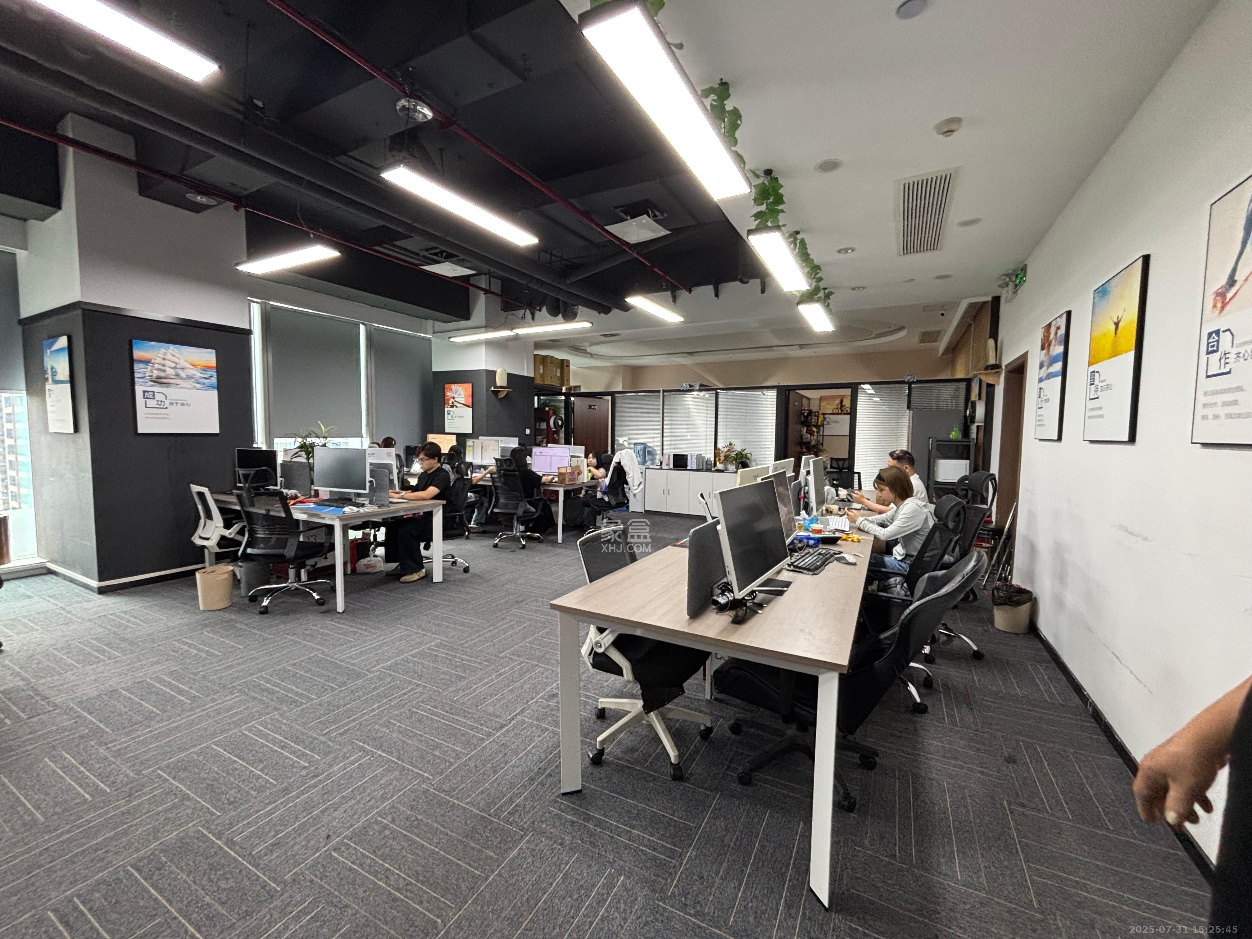 运达中央广场一、二期 3室1厅1卫 26000.0元/月 运达中央广场一、二期 3室1厅1卫 26000.0元/月室内图