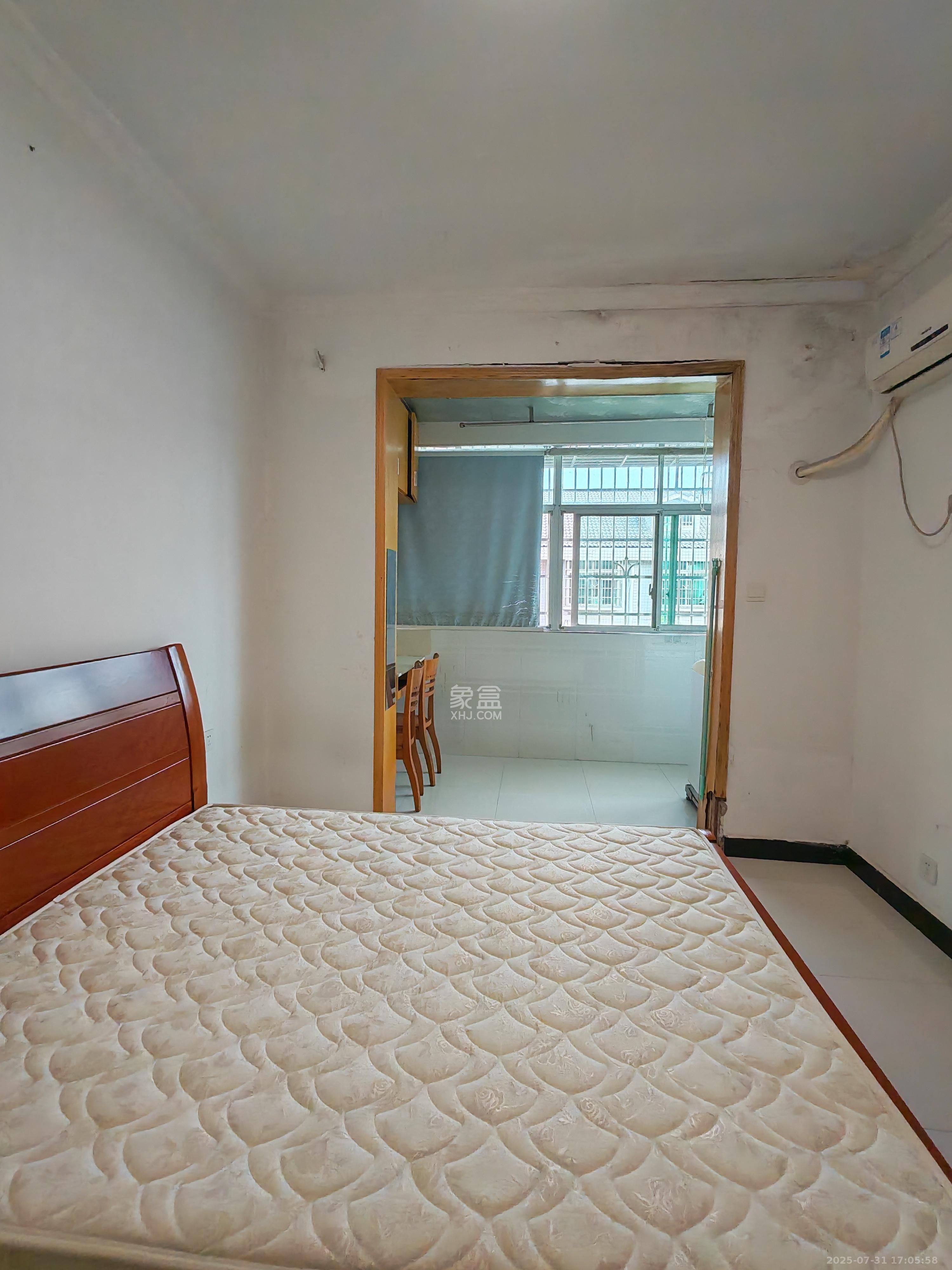 兴联母山小区 3室2厅2卫 1500.0元/月 兴联母山小区 3室2厅2卫 1500.0元/月室内图