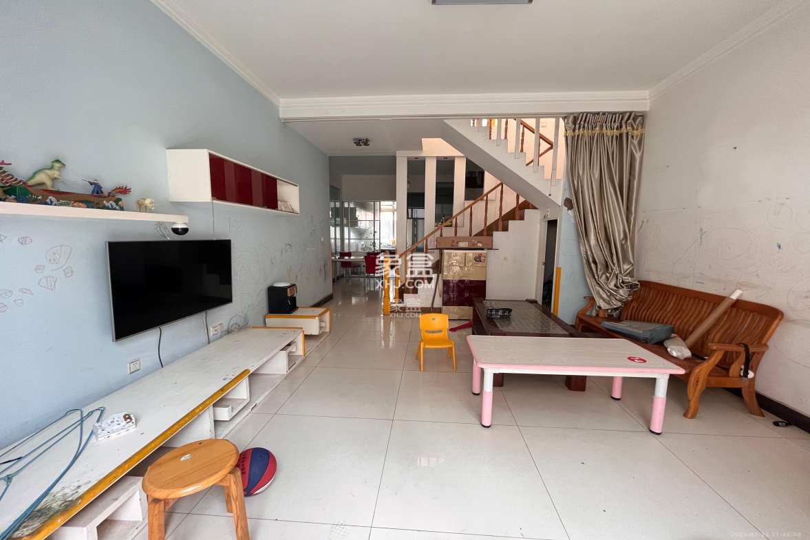 运通馨苑 4室2厅2卫 2000.0元/月 运通馨苑 4室2厅2卫 2000.0元/月室内图