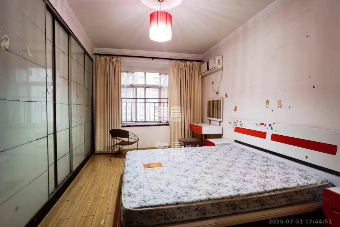 运通馨苑 4室2厅2卫 2000.0元/月 运通馨苑 4室2厅2卫 2000.0元/月室内图