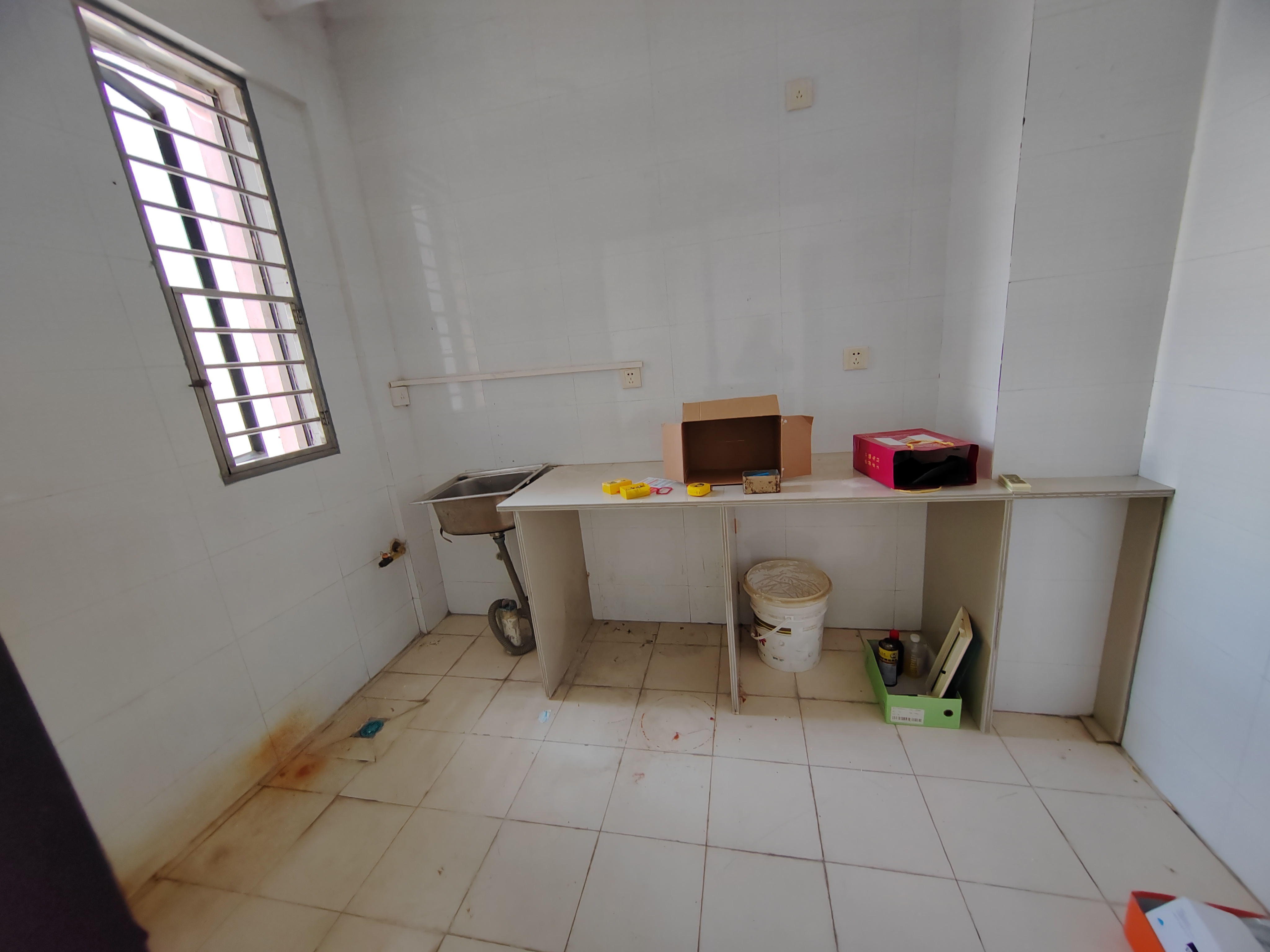 滨涯小区一期(滨涯村一区)  3室2厅1卫    2000.0元/月 滨涯小区一期(滨涯村一区)  3室2厅1卫    2000.0元/月室内图