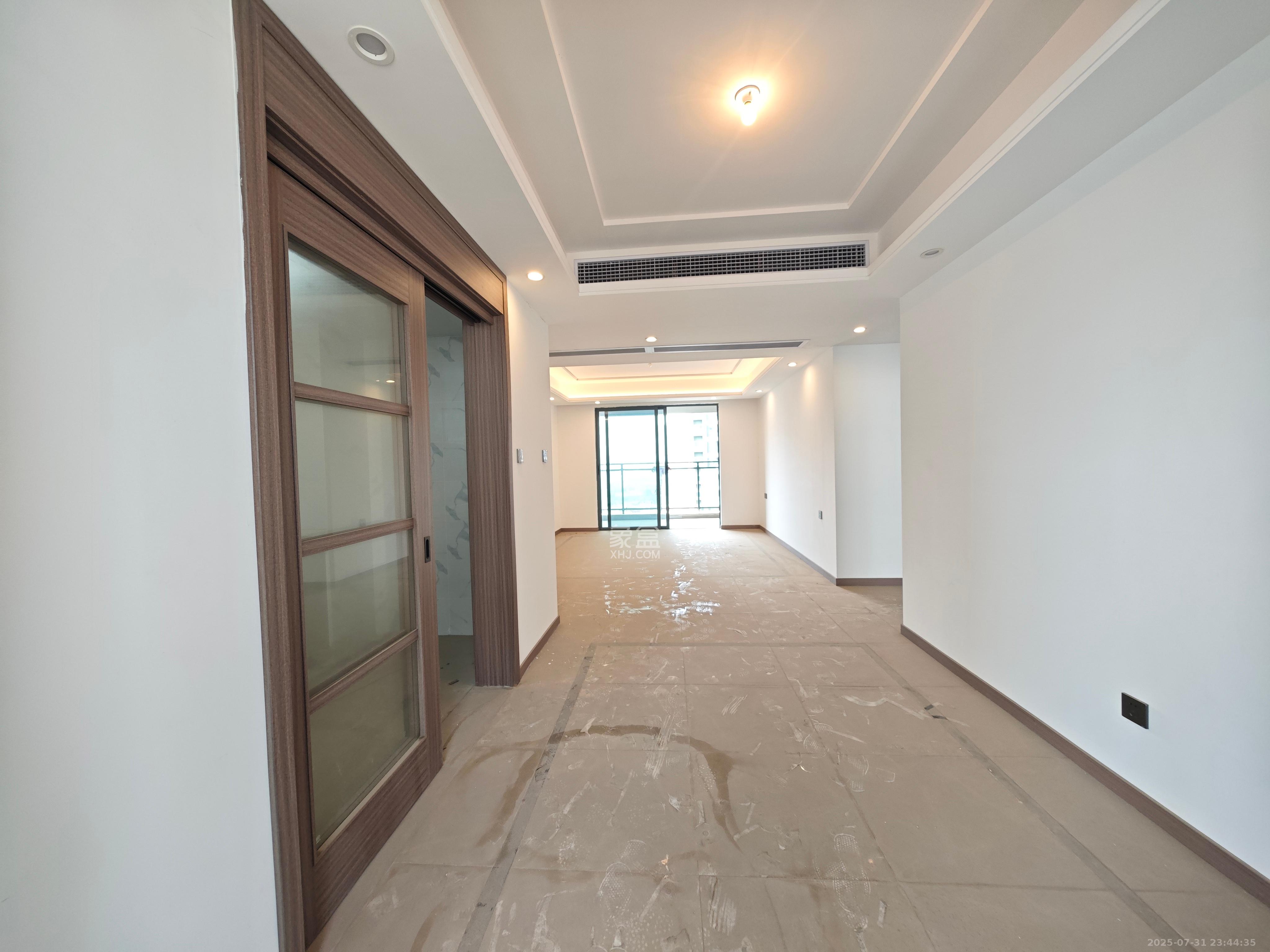 绿地V岛 4室2厅2卫 3500.0元/月 绿地V岛 4室2厅2卫 3500.0元/月室内图