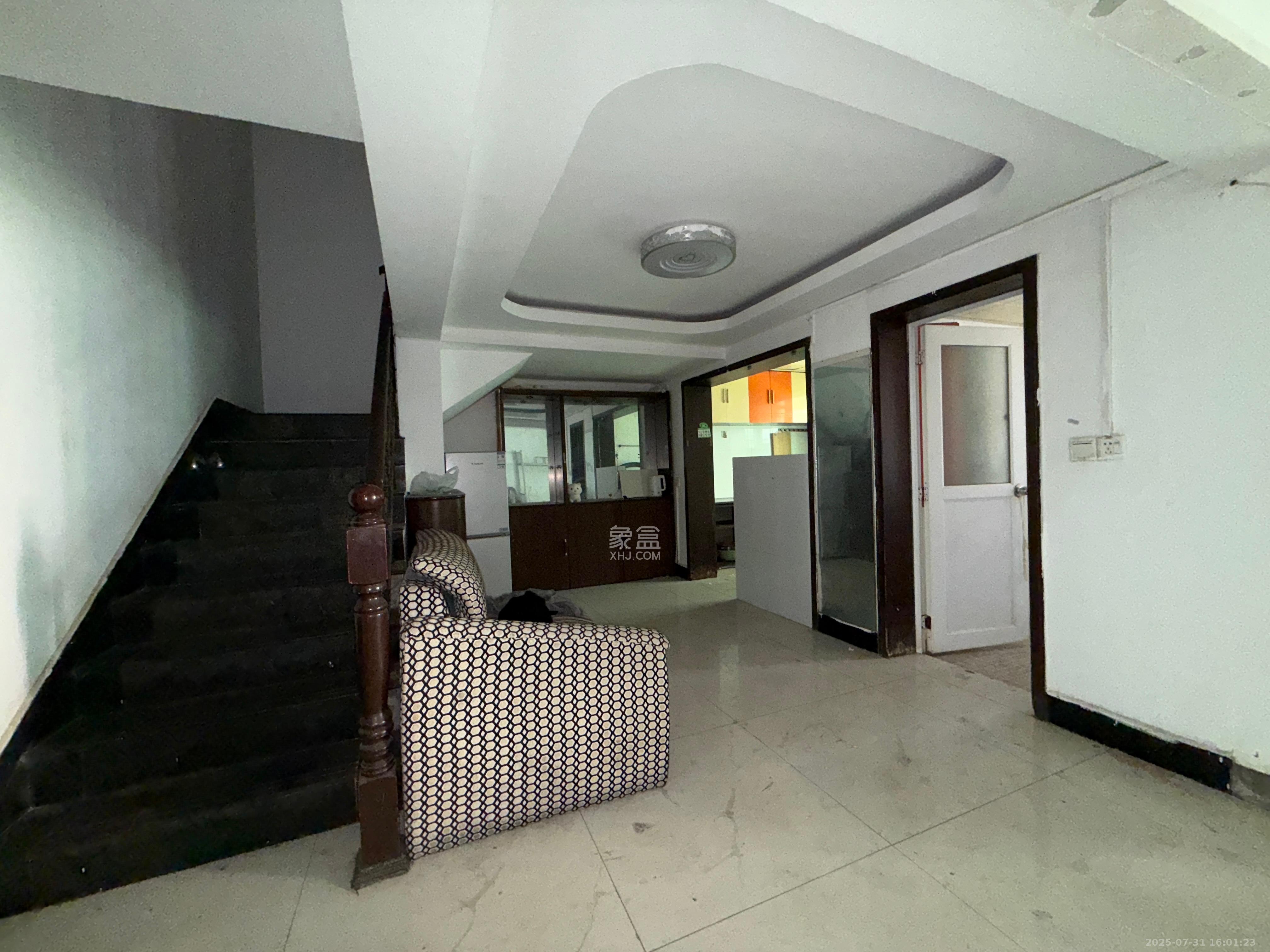 民基大厦 4室1厅1卫 3200.0元/月 民基大厦 4室1厅1卫 3200.0元/月室内图