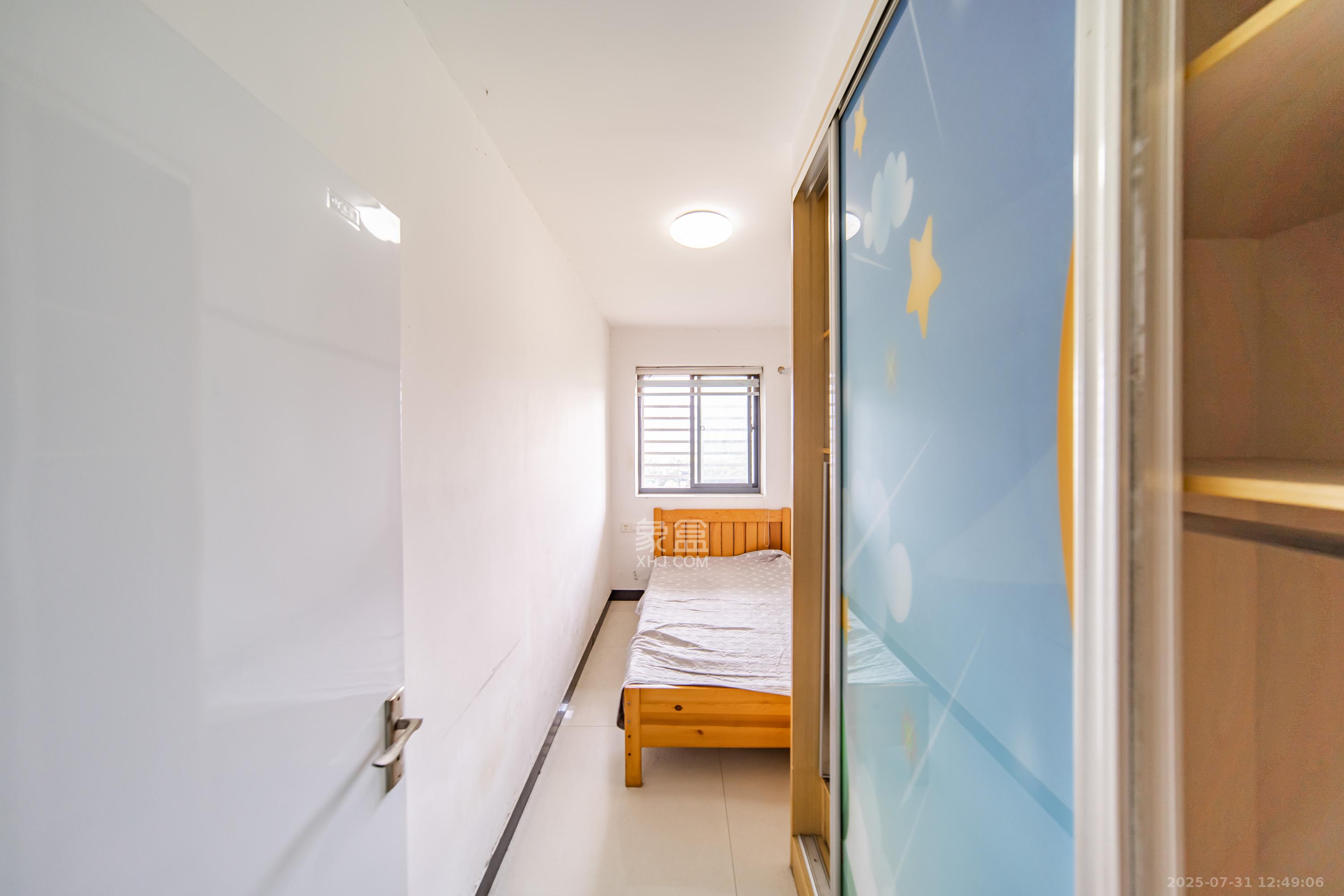 阳光100二期  1室1厅1卫    38.9万卧室