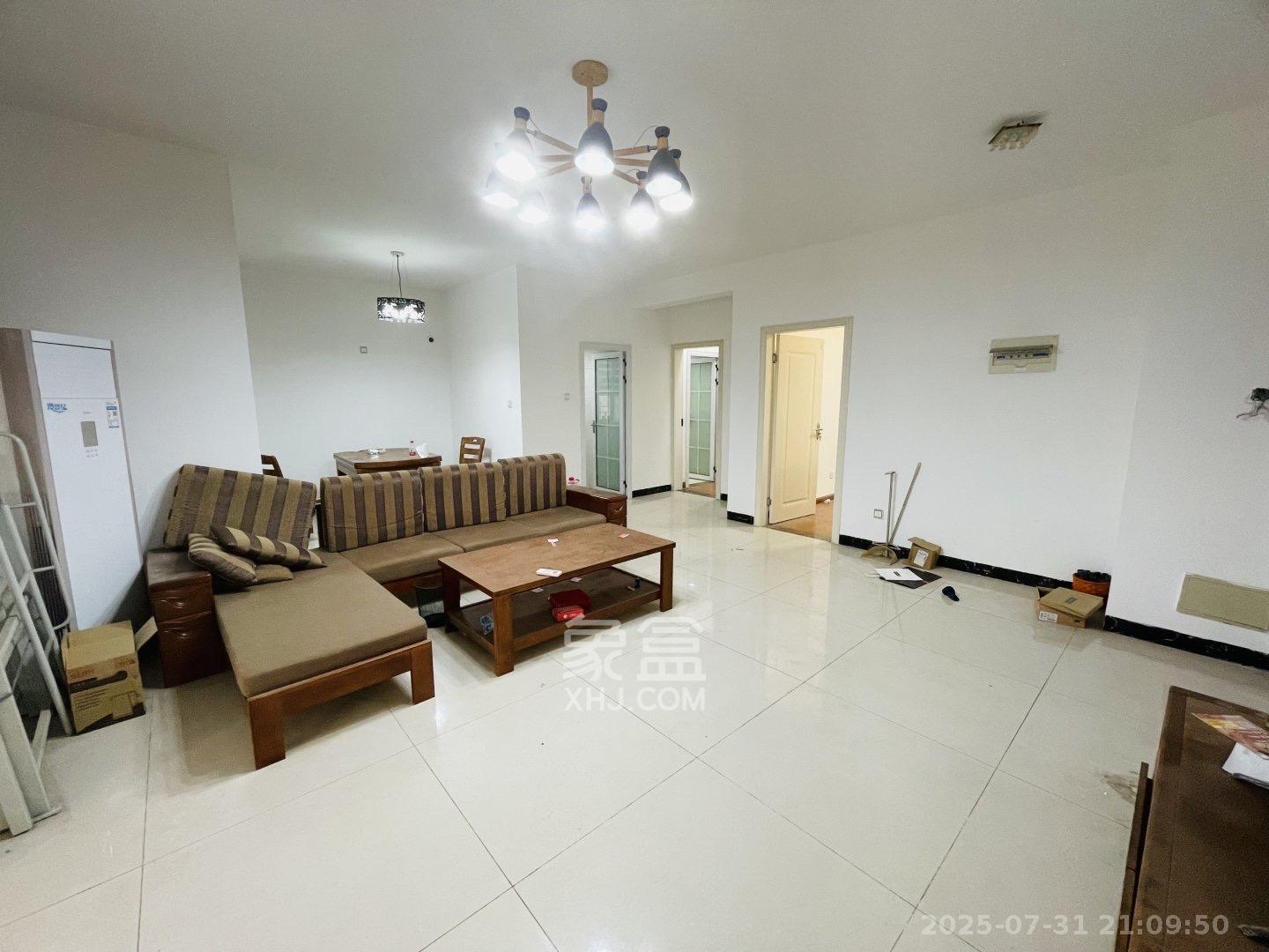 中城丽景香山园 3室2厅1卫 3200.0元/月 中城丽景香山园 3室2厅1卫 3200.0元/月室内图