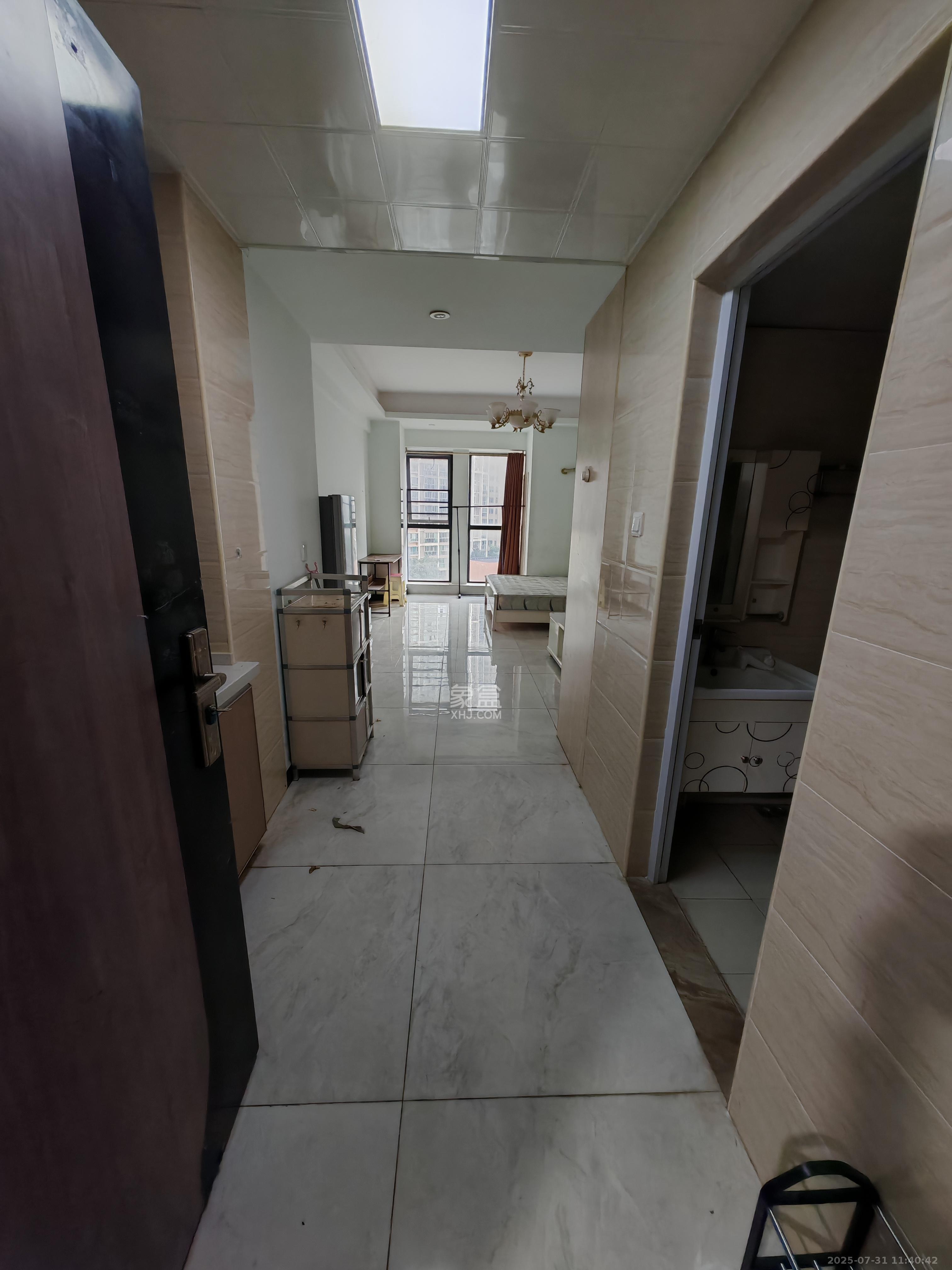 新世界广场  1室1厅1卫    1500.0元/月室内图