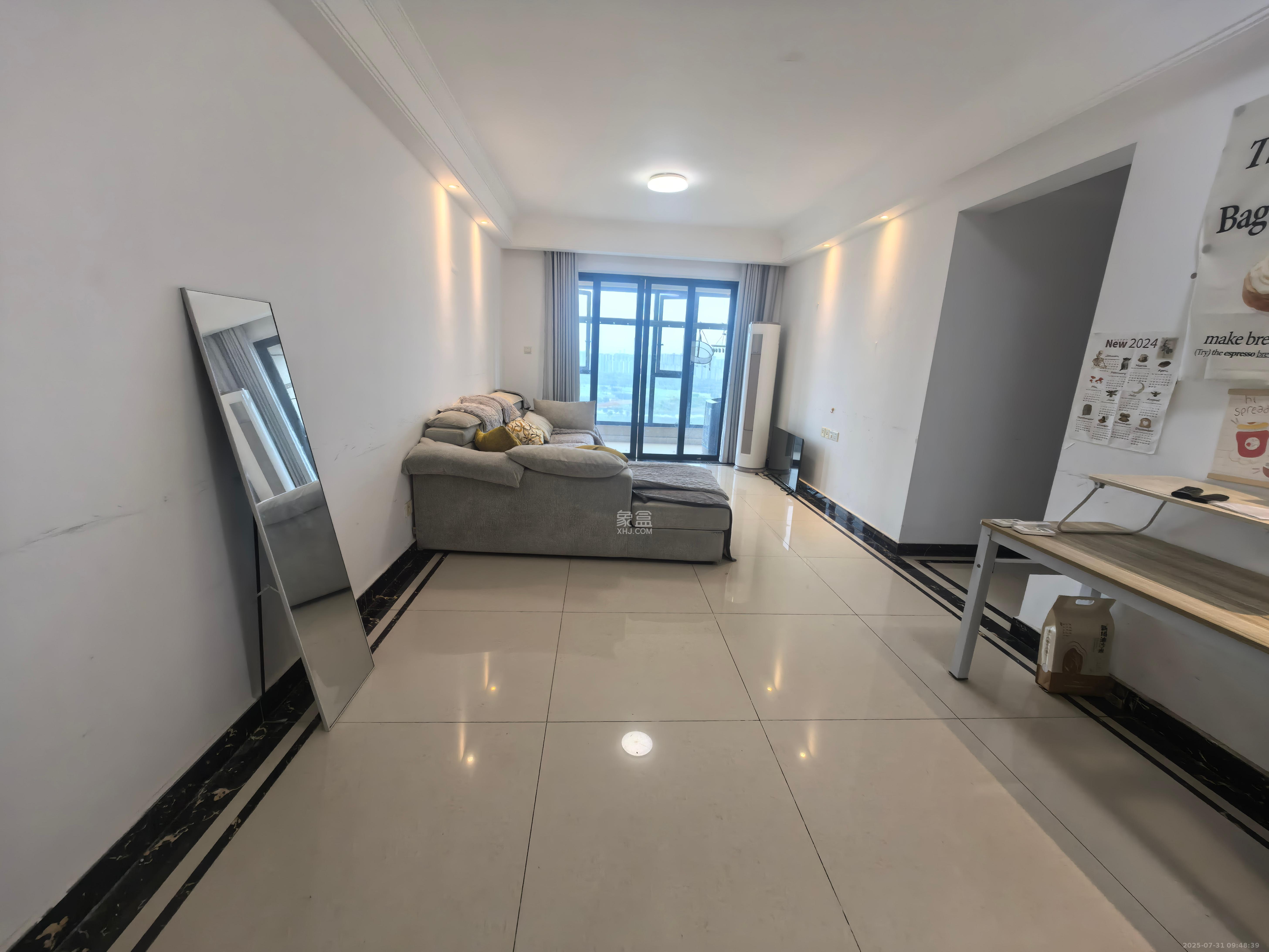 中海国际五期 3室2厅2卫 2200.0元/月 中海国际五期 3室2厅2卫 2200.0元/月室内图