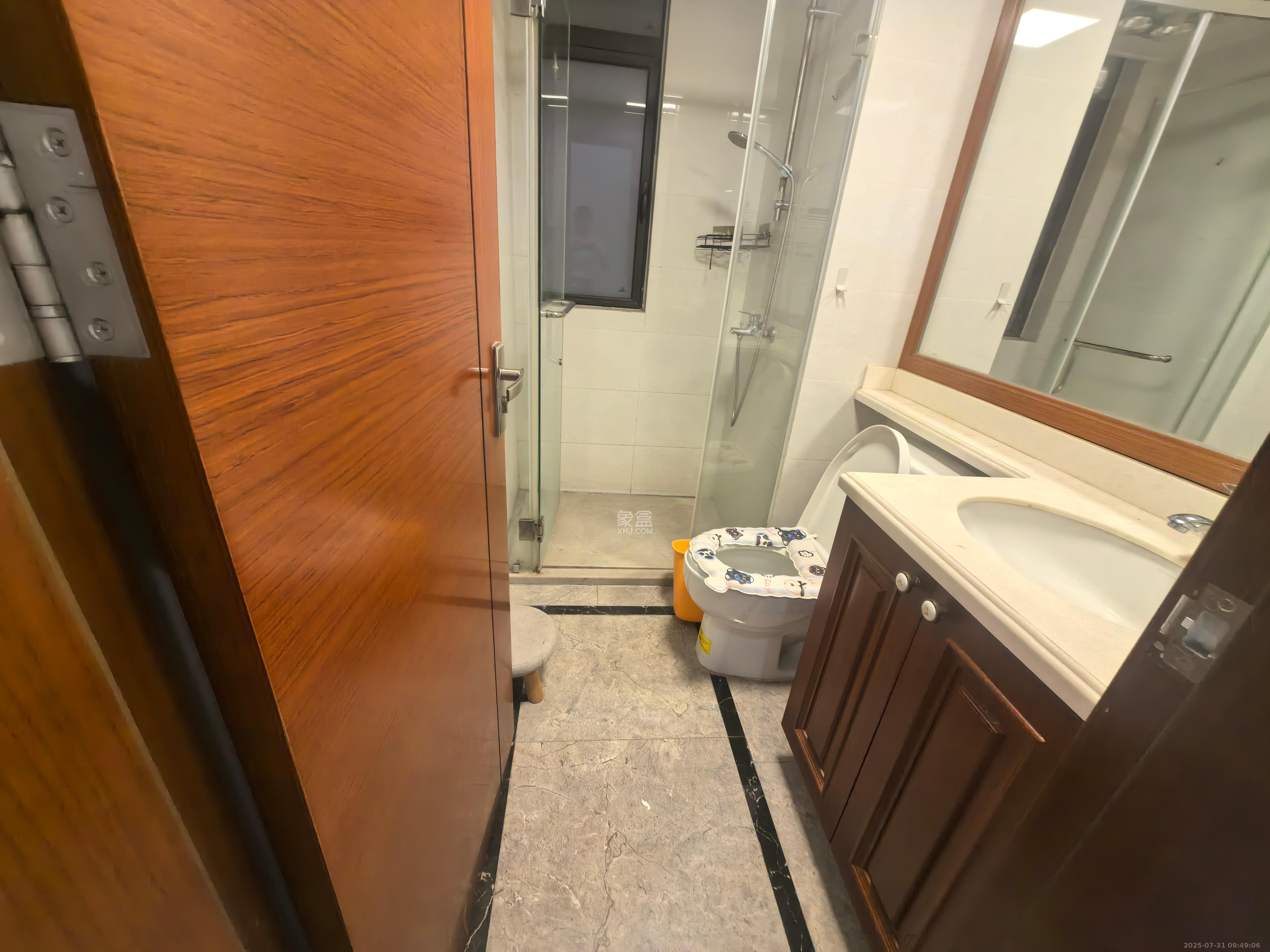 中海国际五期 3室2厅2卫 2200.0元/月 中海国际五期 3室2厅2卫 2200.0元/月室内图