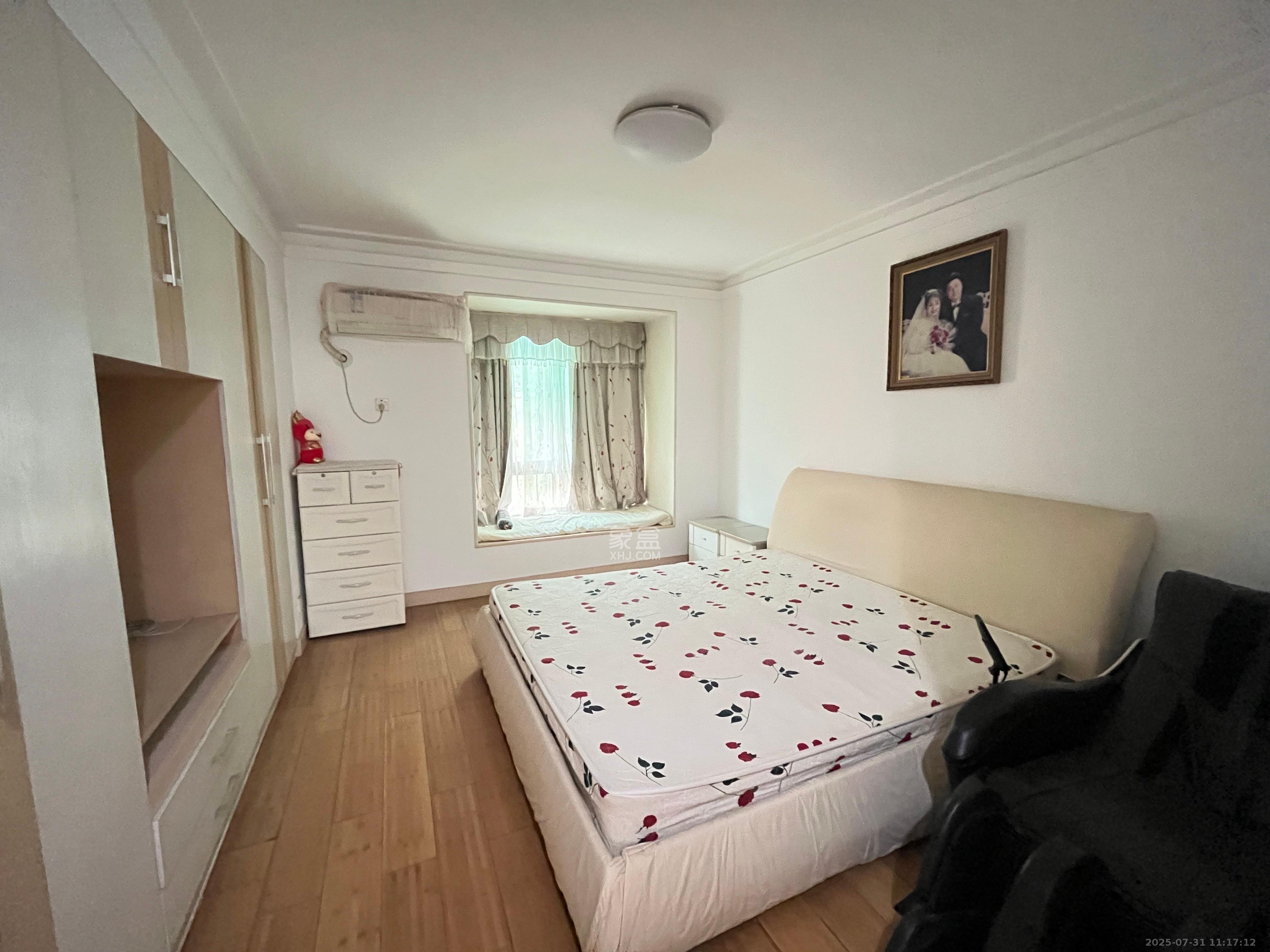 新华园 4室2厅1卫 2500.0元/月 新华园 4室2厅1卫 2500.0元/月室内图